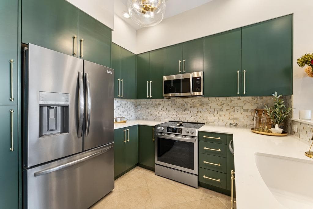 801 S Olive Avenue 413, West Palm Beach, FL 33401 — photo 6 of 43