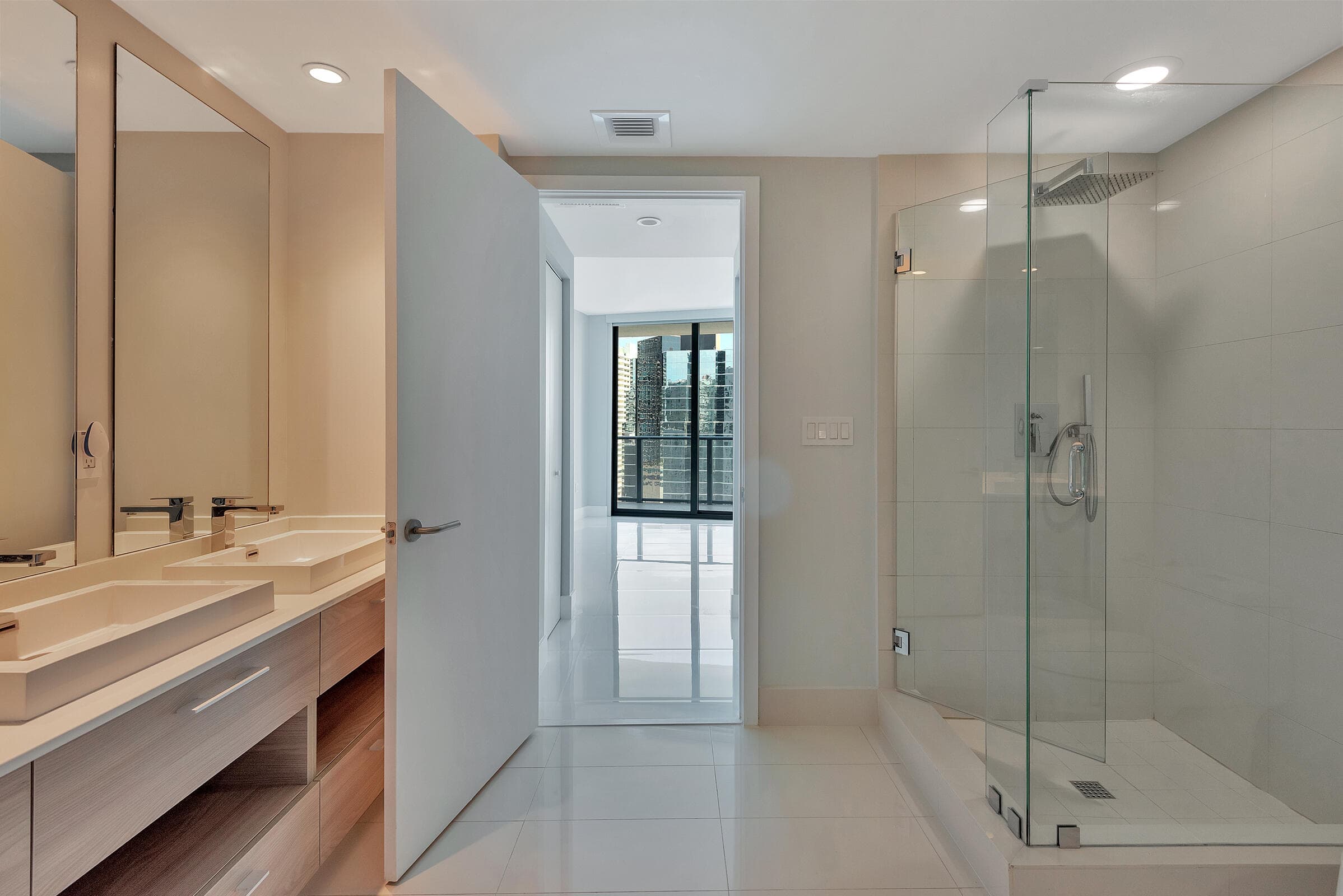 1300 S Miami Avenue 2401, Miami, FL 33130 — photo 21 of 41