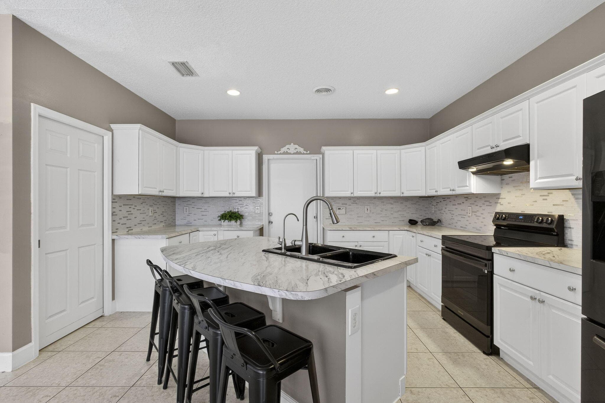 123 Fernwood Crescent, Royal Palm Beach, FL 33411 — photo 18 of 65