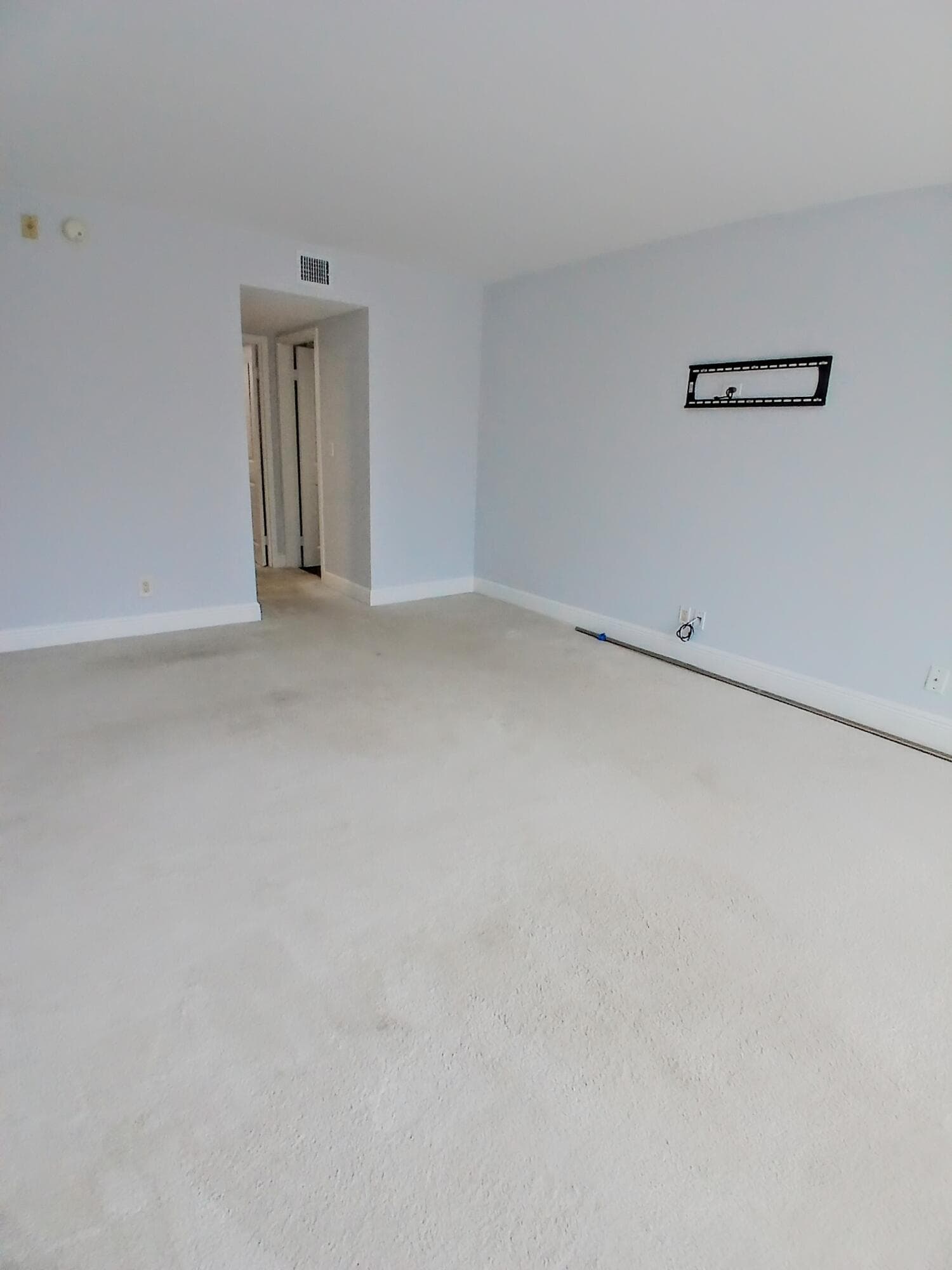 1830 Embassy Drive 303, West Palm Beach, FL 33401 — photo 9 of 20