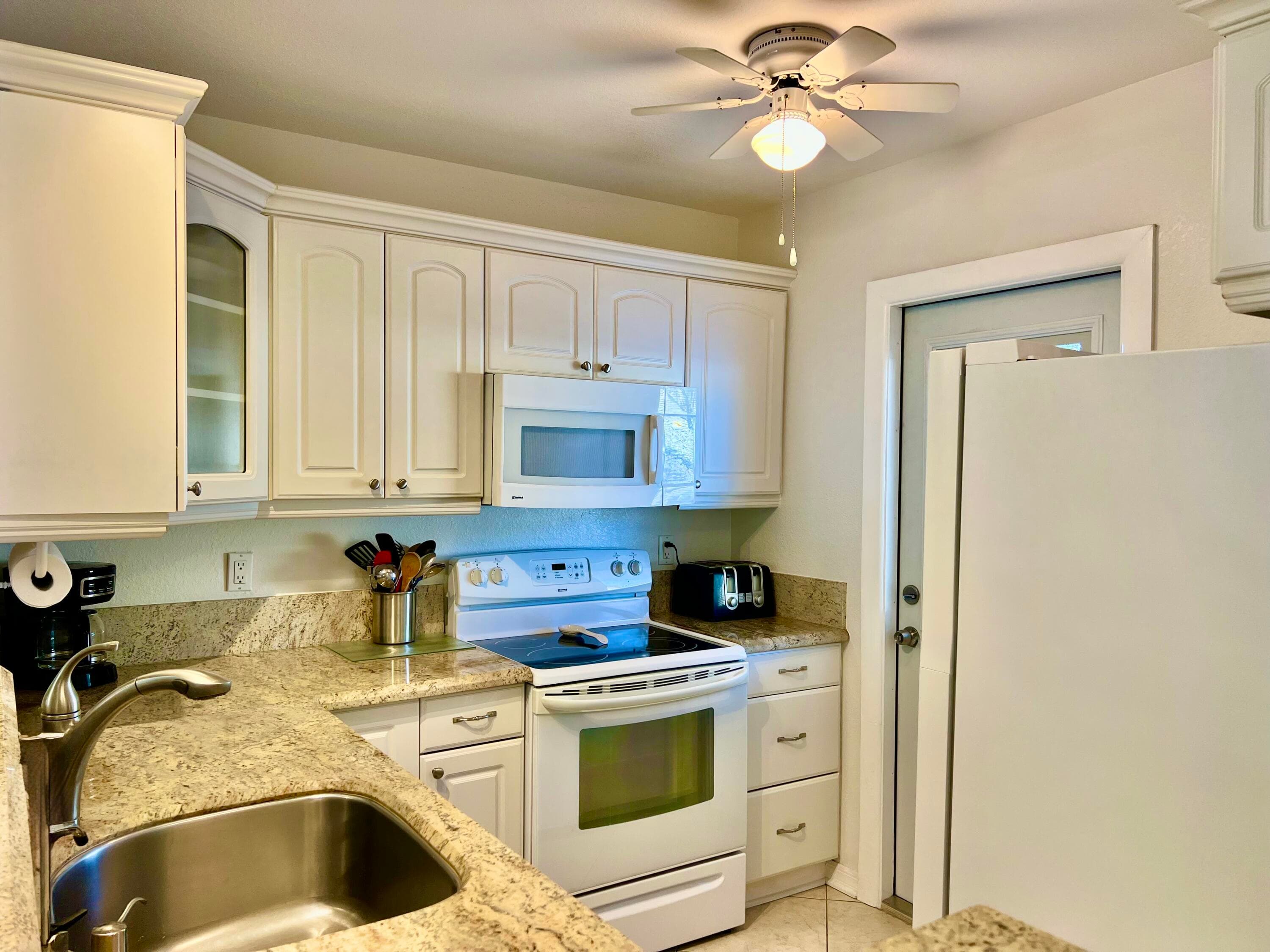 5151 W Oakland Park Boulevard 110, Lauderdale Lakes, FL 33313 — photo 8 of 50