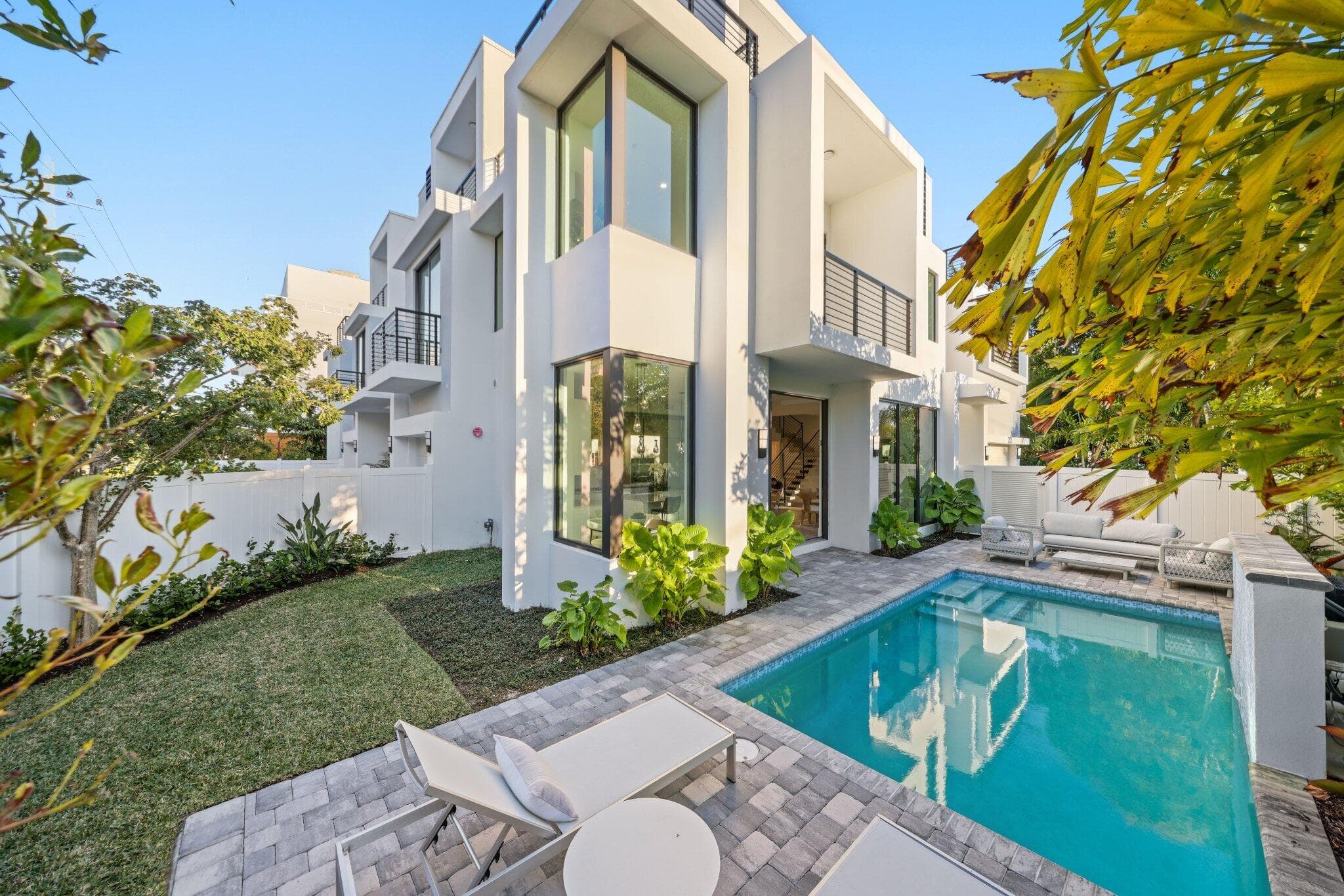 201 SE 4th Avenue, Delray Beach, FL 33483 — photo 4 of 97