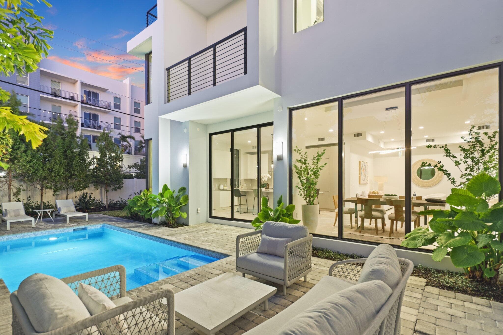 201 SE 4th Avenue, Delray Beach, FL 33483 — photo 3 of 97