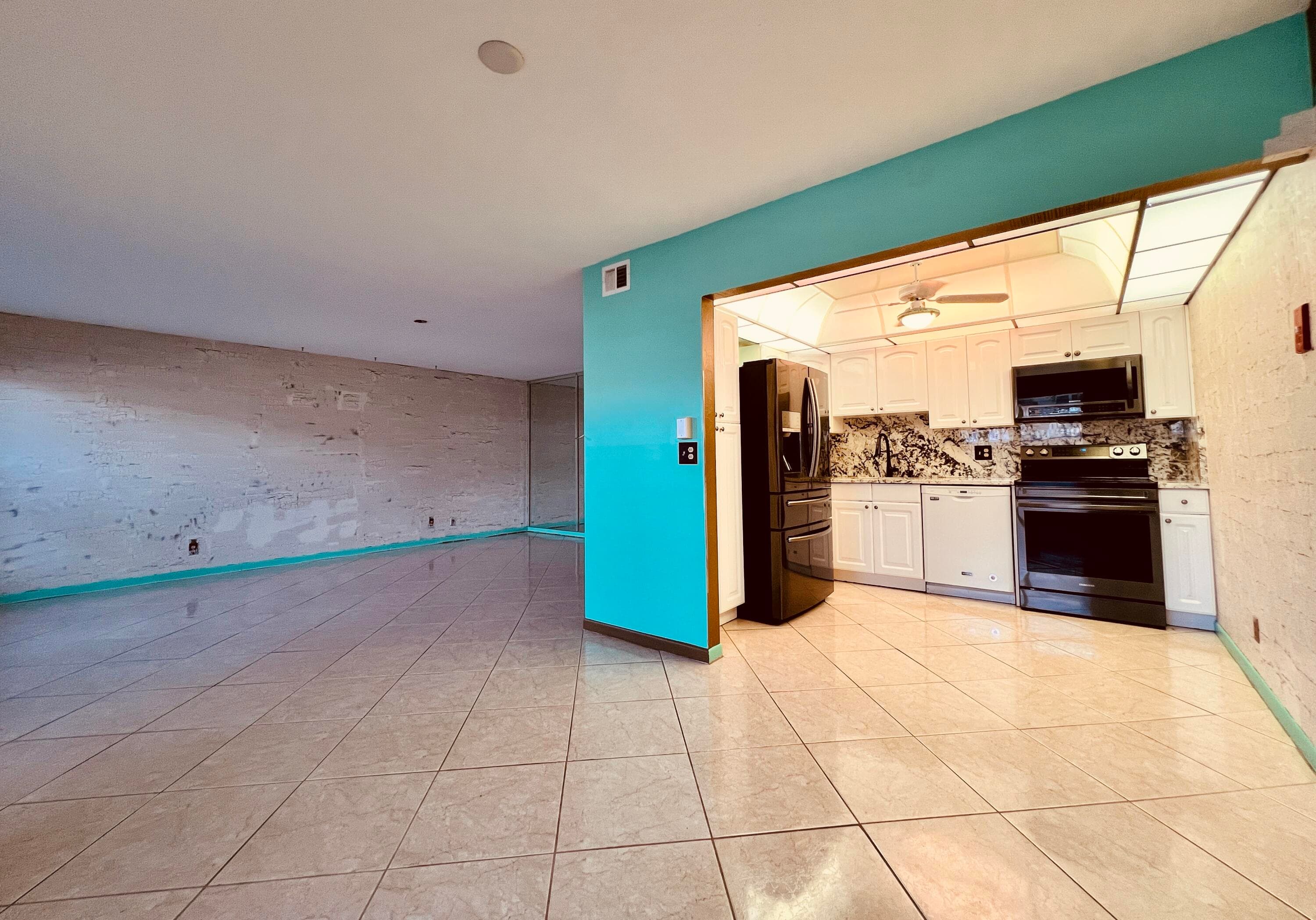 110 Wellington B, West Palm Beach, FL 33417 — photo 2 of 20