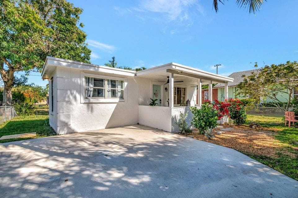 237 SW 3rd Avenue, Delray Beach, FL 33444 — photo 4 of 37