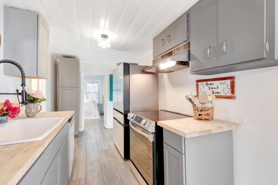 237 SW 3rd Avenue, Delray Beach, FL 33444 — photo 15 of 37