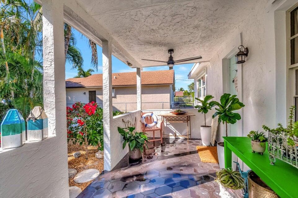 237 SW 3rd Avenue, Delray Beach, FL 33444 — photo 7 of 37