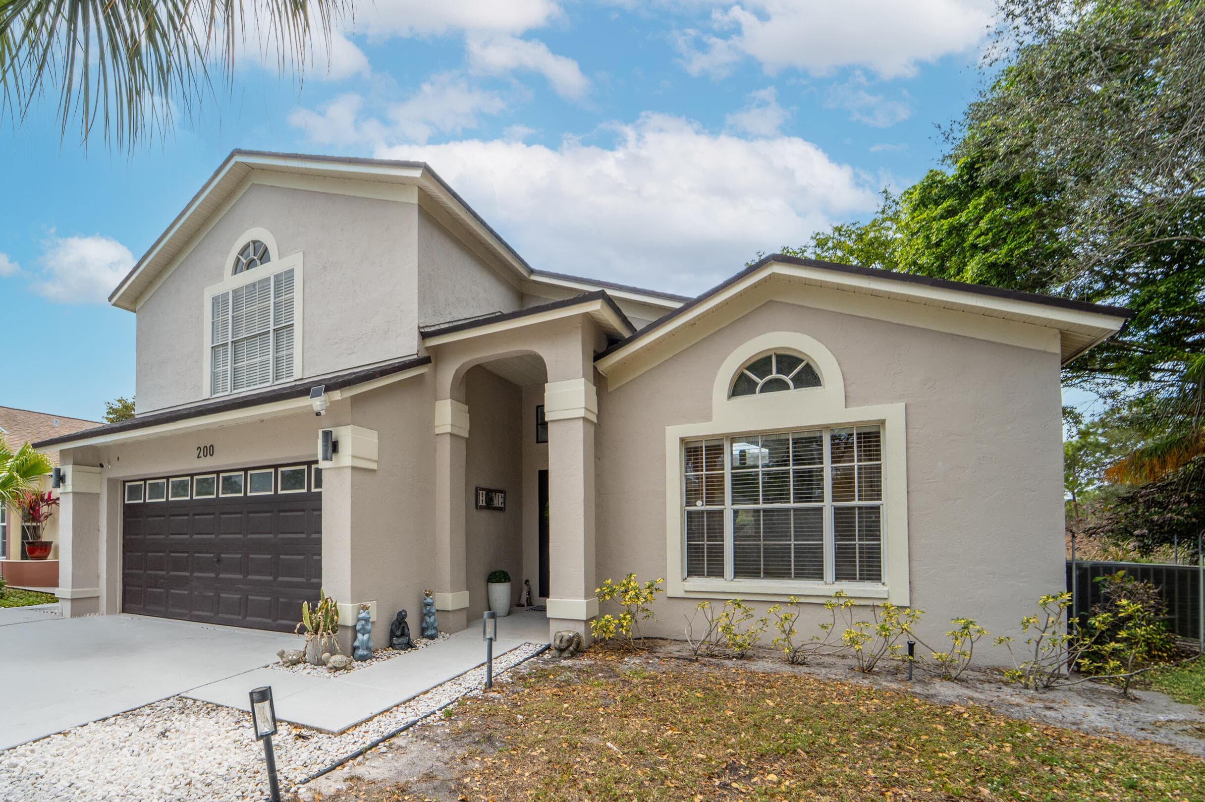 200 Trails End, West Palm Beach, FL 33413 — photo 5 of 39