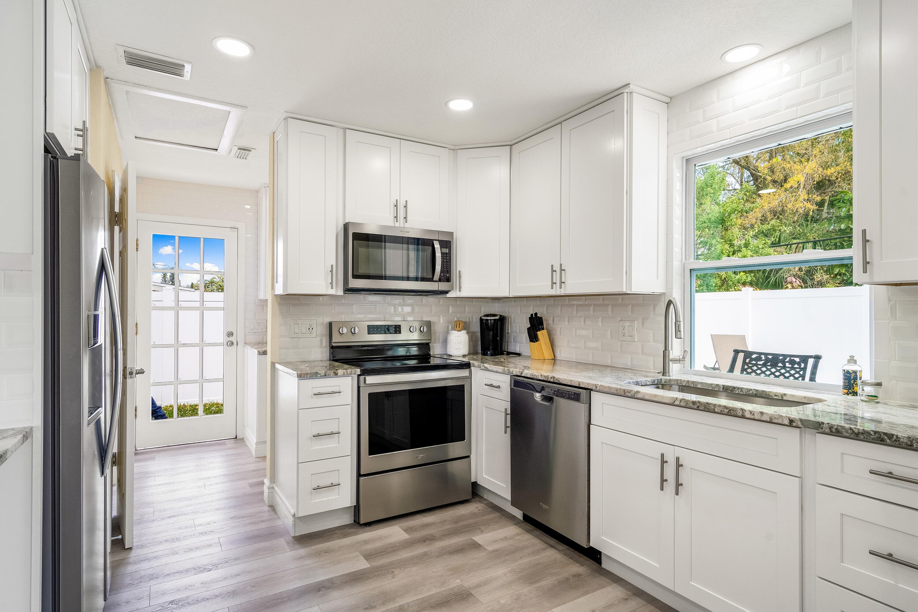 1510 3rd Court, Vero Beach, FL 32960 — photo 13 of 37