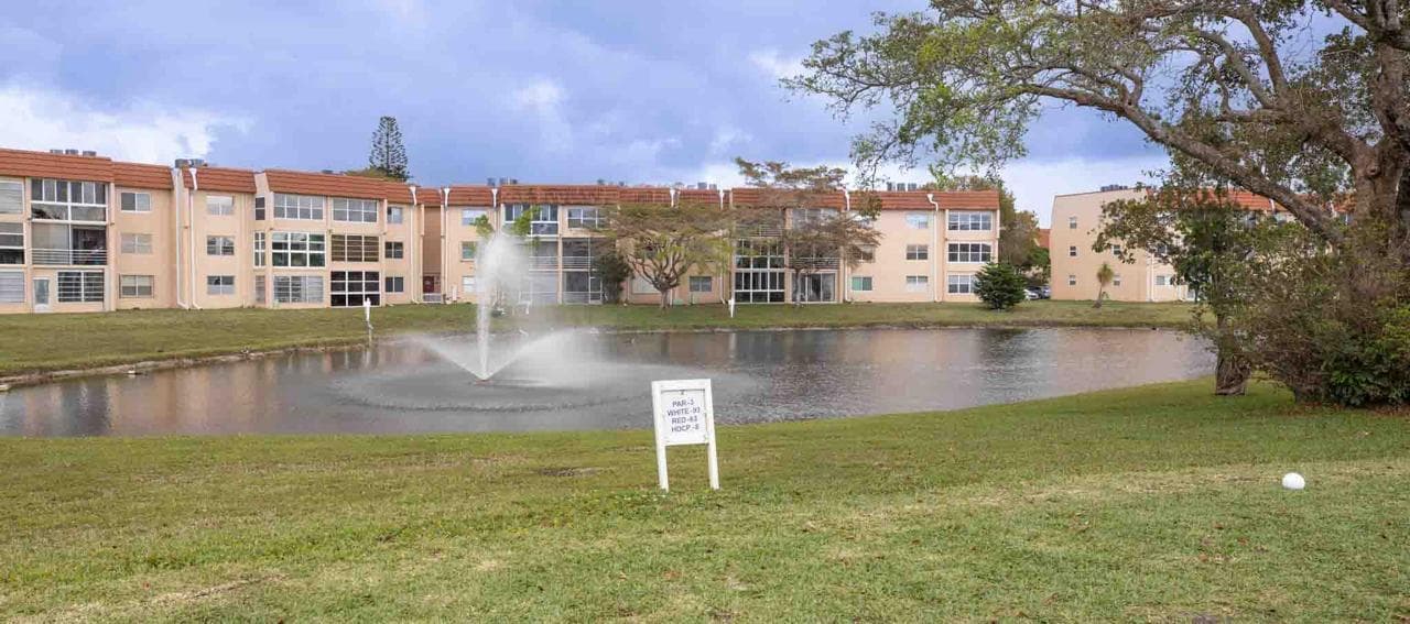 9041 Sunrise Lakes Boulevard 111, Sunrise, FL 33322 — photo 5 of 18