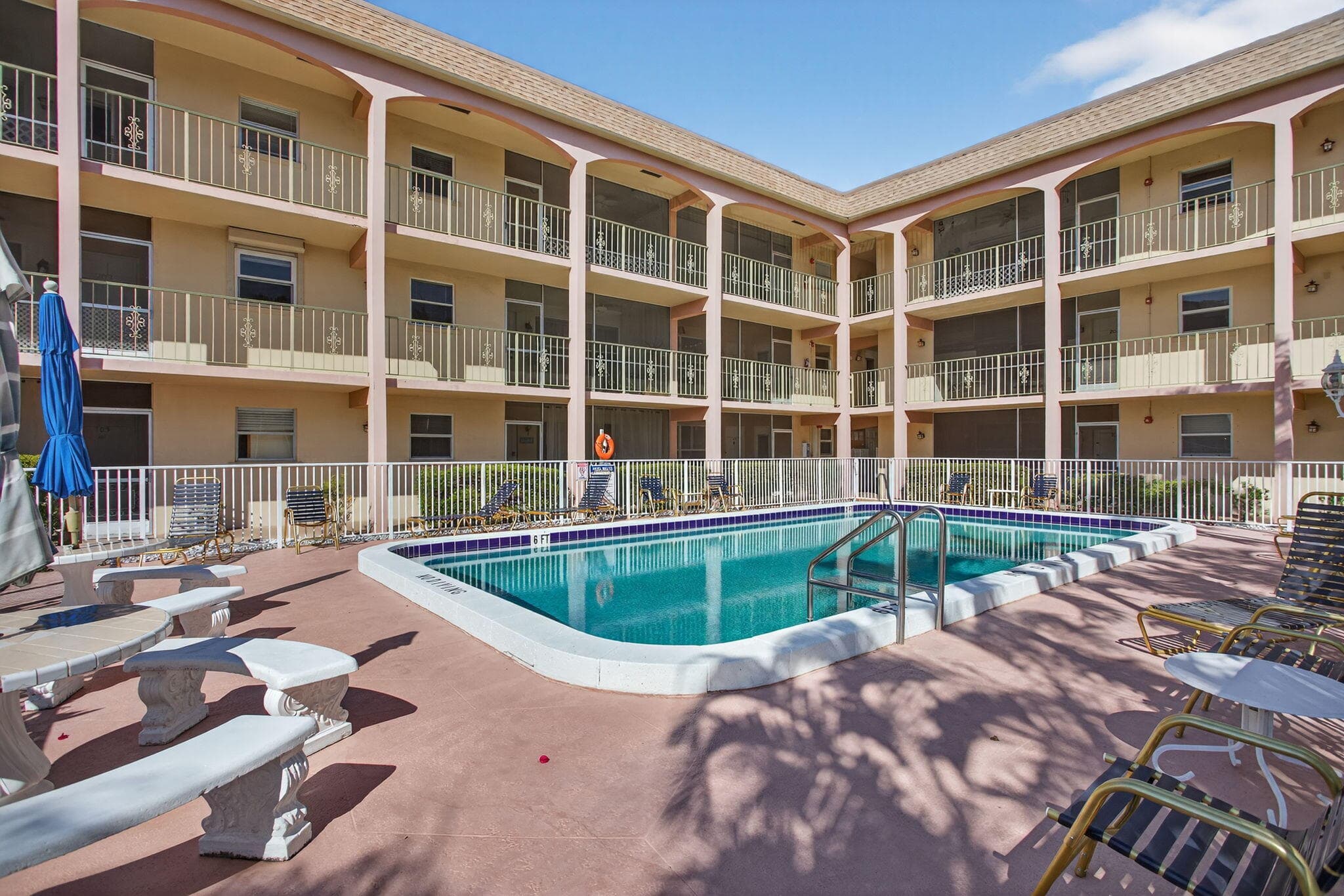 100 SE 6th Avenue 303, Pompano Beach, FL 33060 — photo 3 of 58