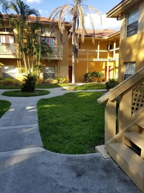 4887 Via Palm Lakes 505, West Palm Beach, FL 33417 — photo 2 of 8