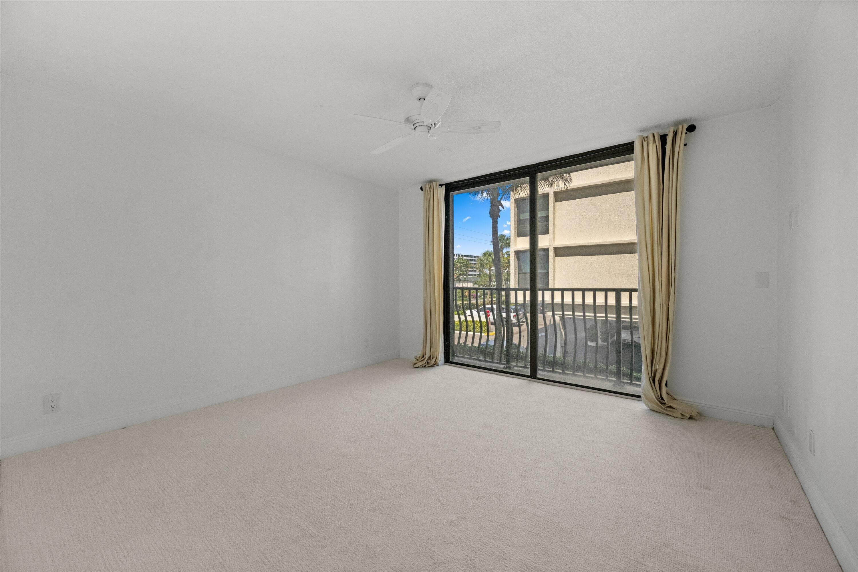4000 S Ocean Boulevard 103, South Palm Beach, FL 33480 — photo 16 of 35