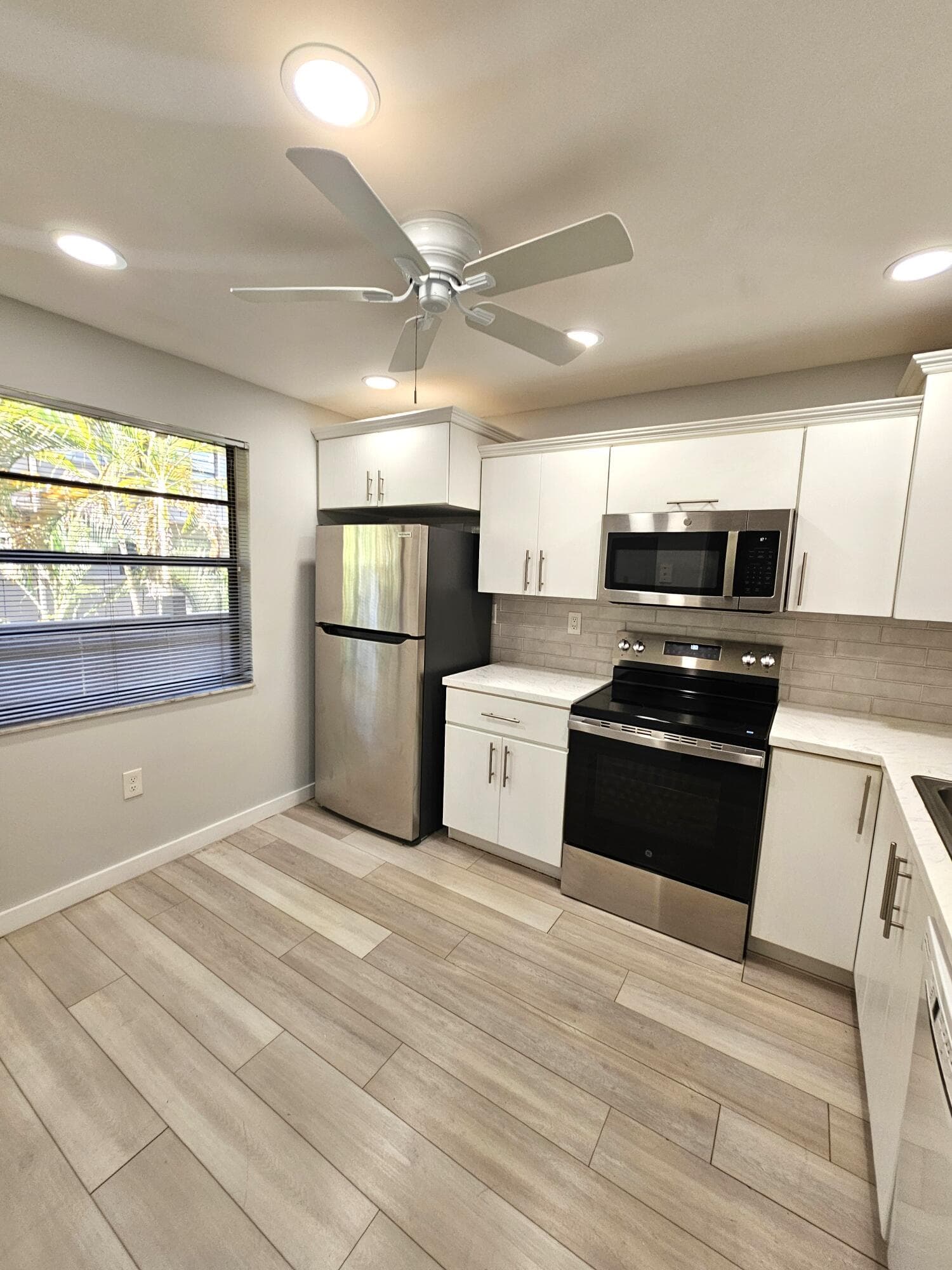 1001 Colony Point Circle 417, Pembroke Pines, FL 33026 — photo 11 of 39