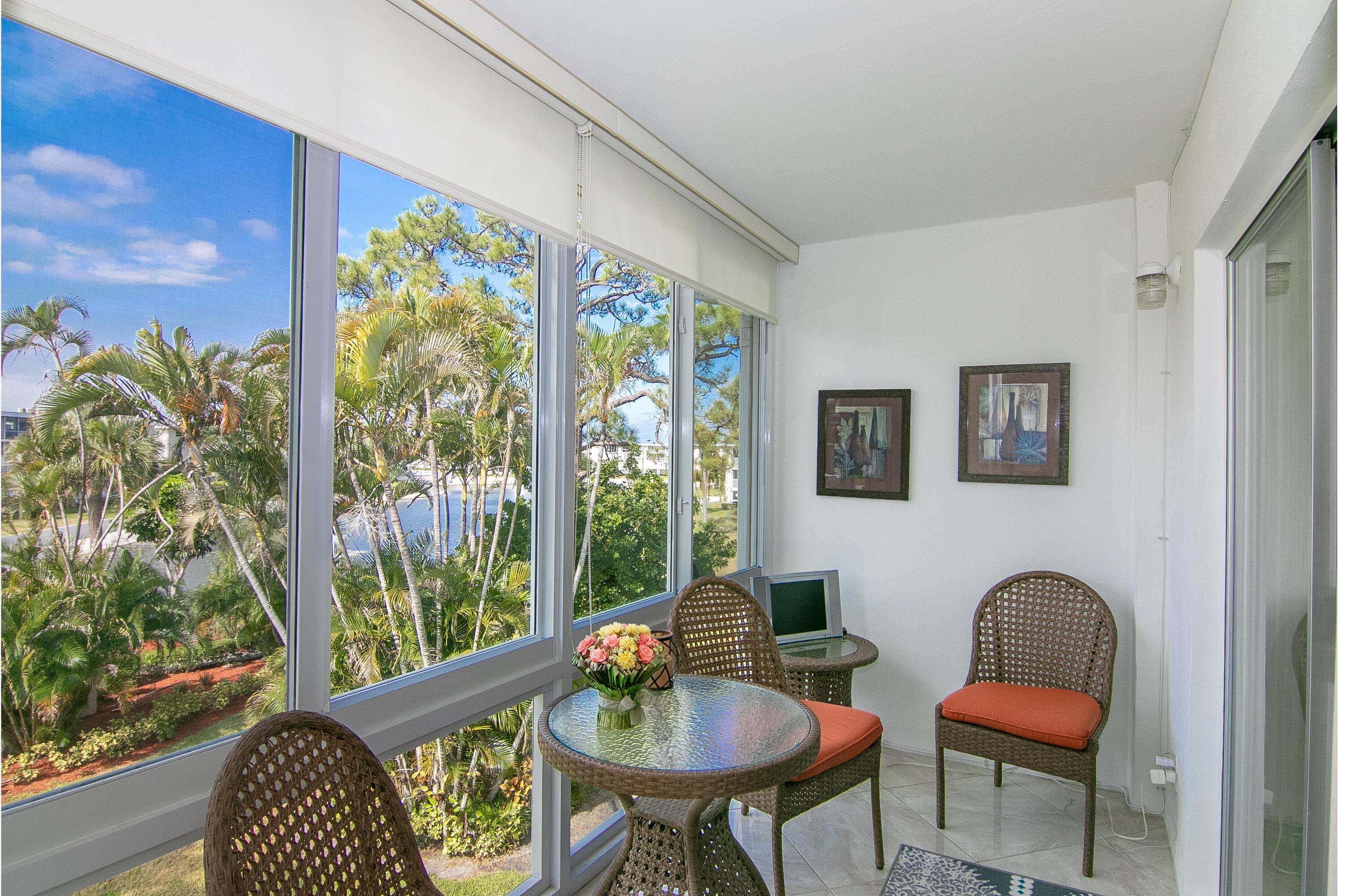 2562 N Garden Drive N 308, Lake Worth, FL 33461 — photo 1 of 26