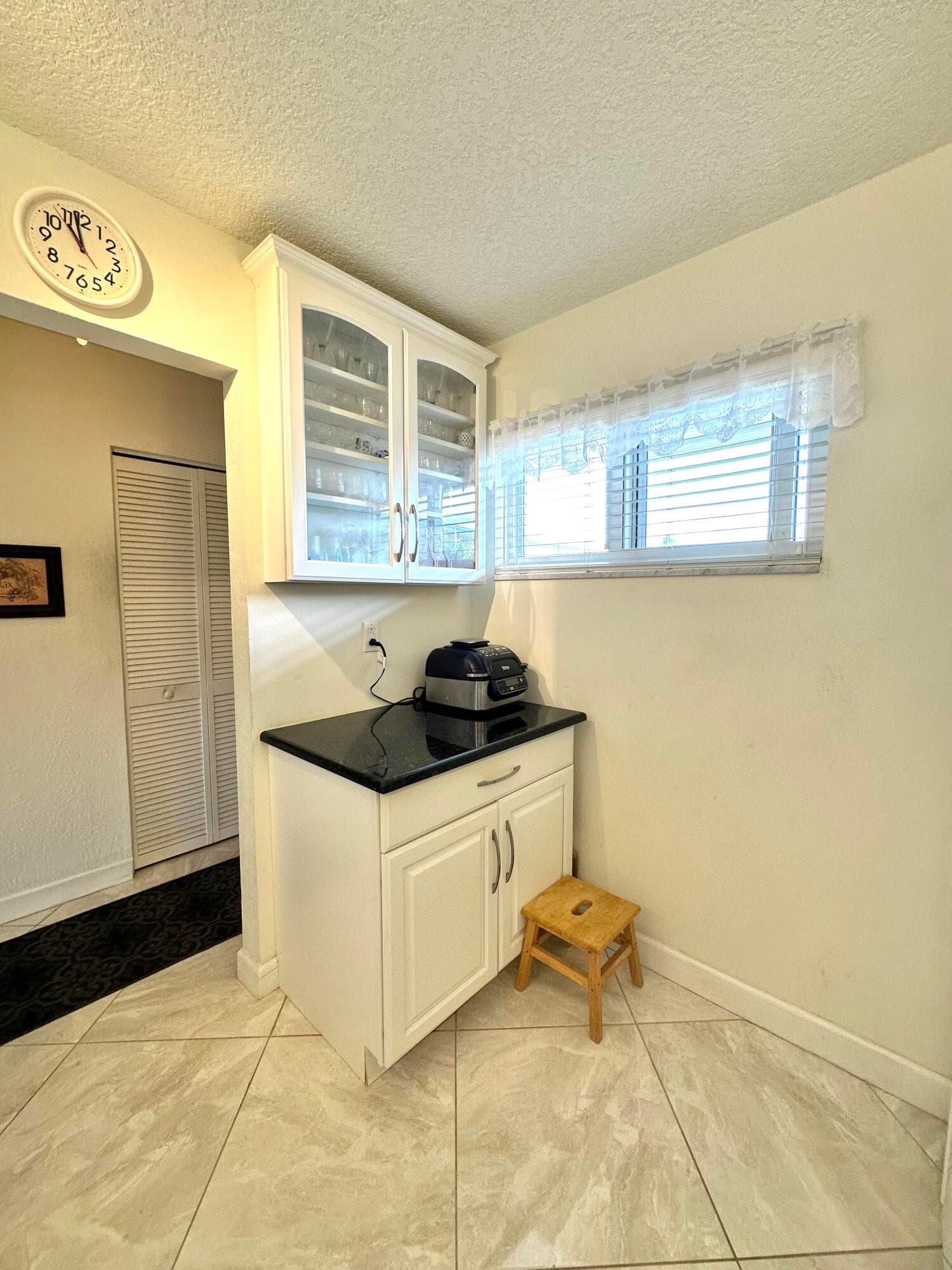 2562 N Garden Drive N 308, Lake Worth, FL 33461 — photo 4 of 26