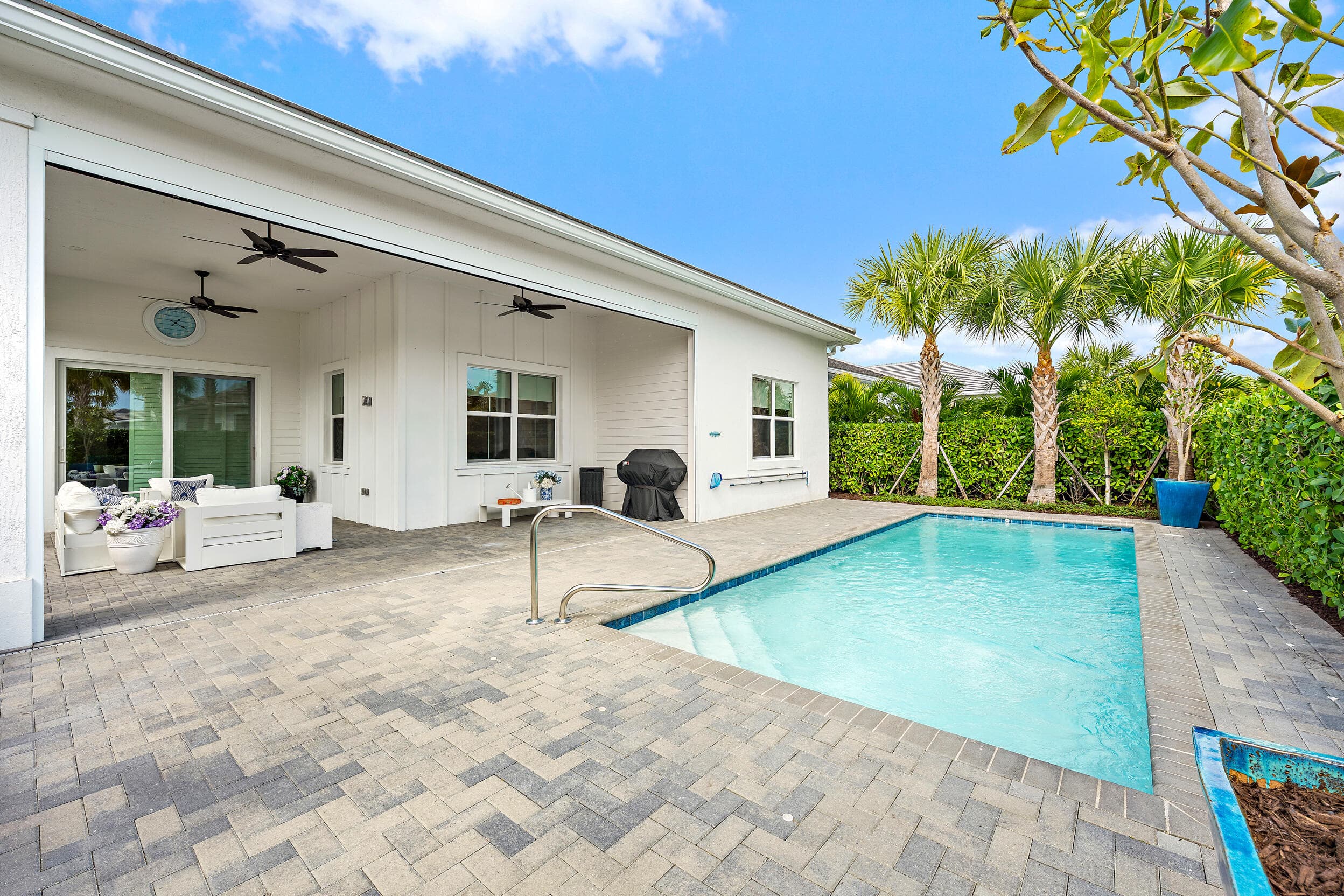 10038 Regency Way, Palm Beach Gardens, FL 33412 — photo 2 of 48