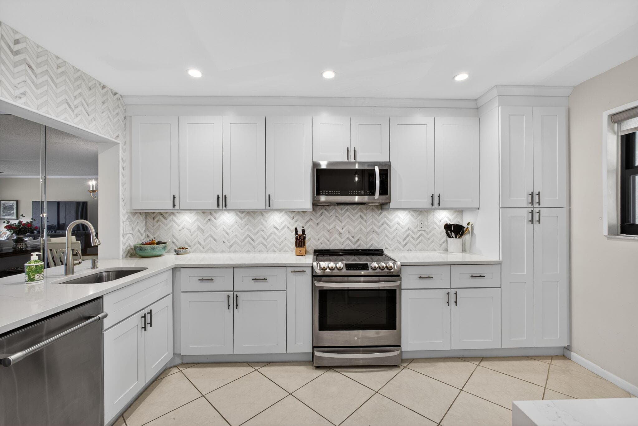 12871 Briarlake Drive 203, Palm Beach Gardens, FL 33418 — photo 4 of 68