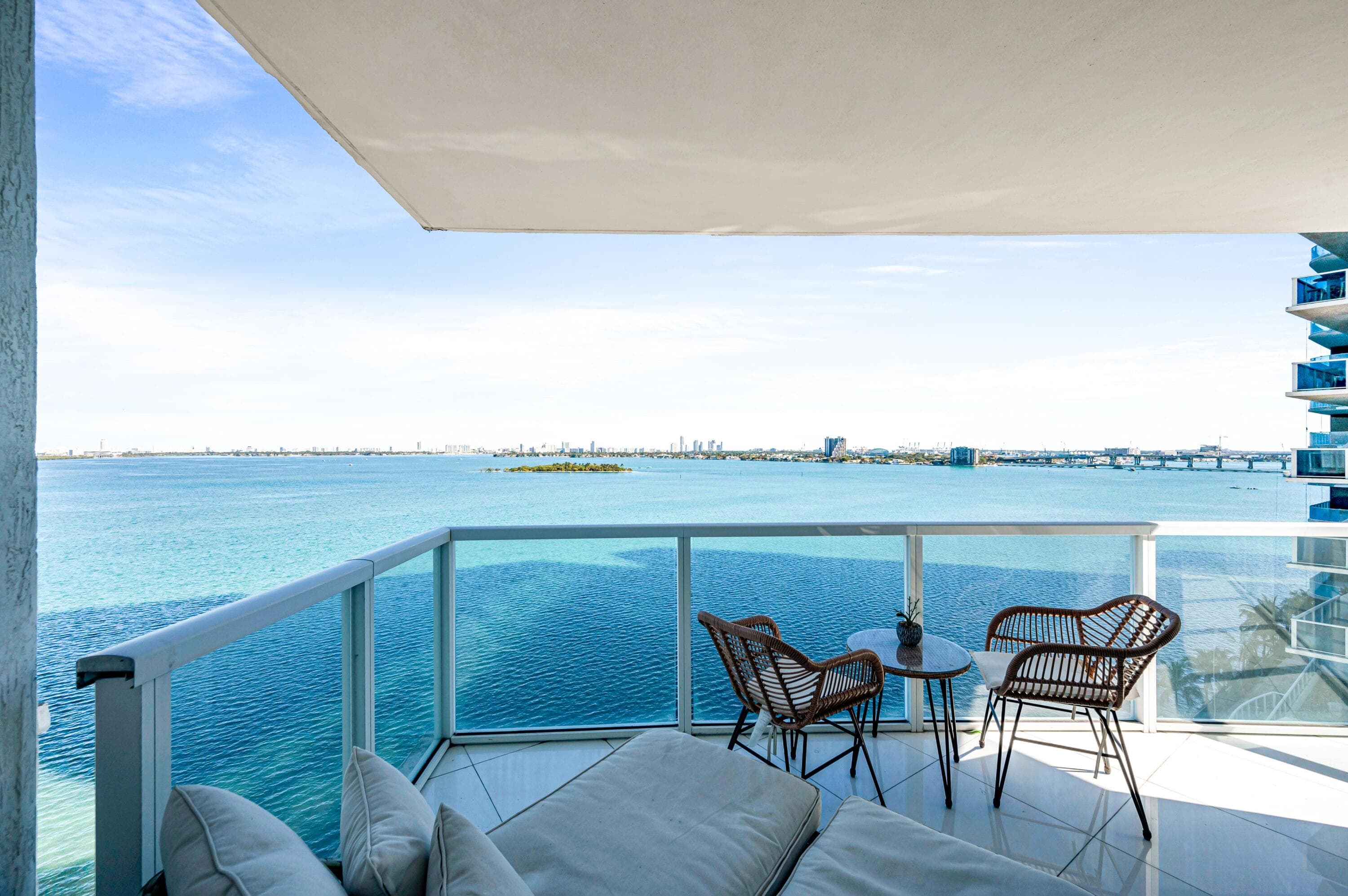 665 NE 25th Street 1001, Miami, FL 33137 — photo 2 of 52