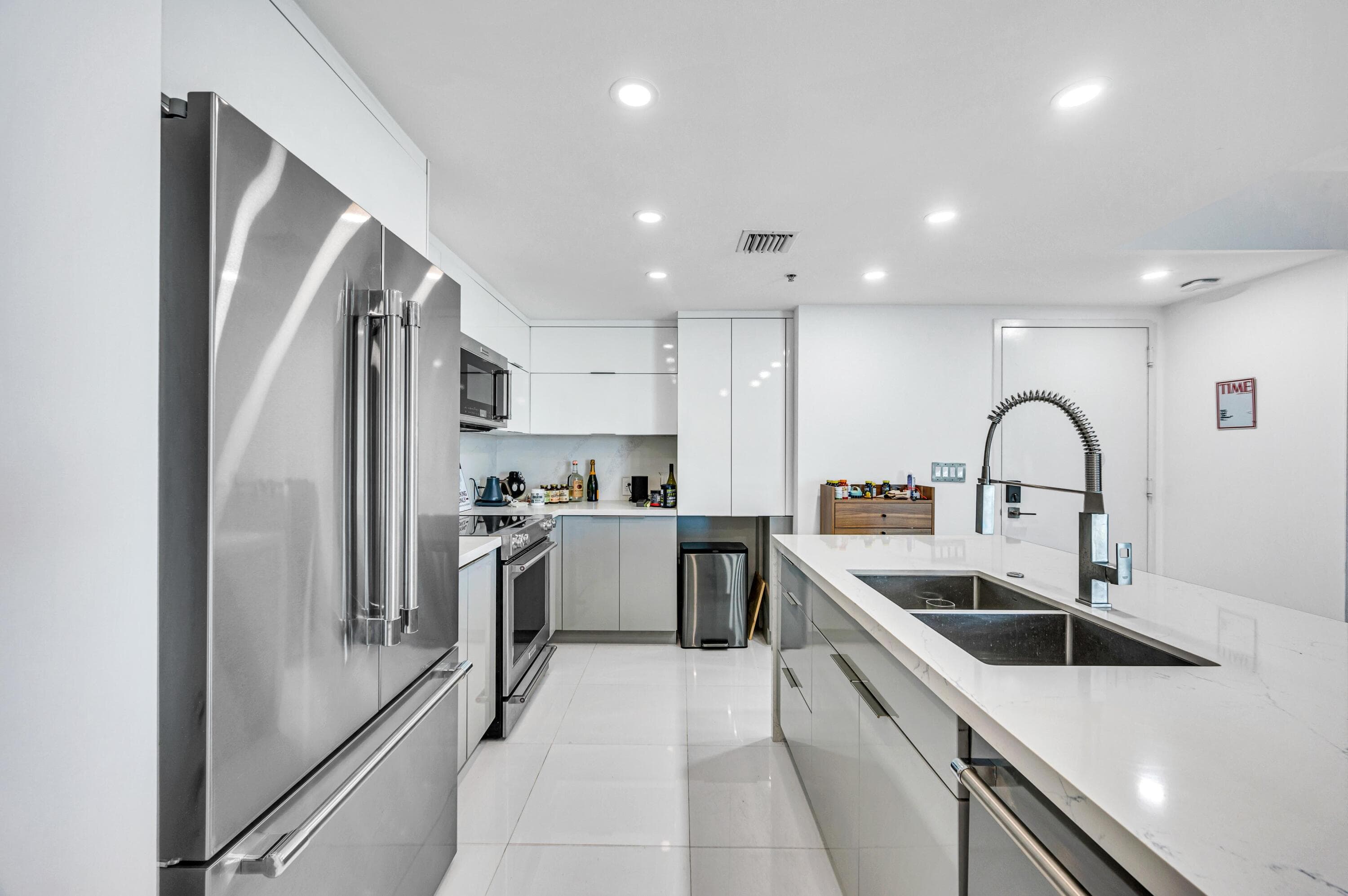 665 NE 25th Street 1001, Miami, FL 33137 — photo 7 of 52