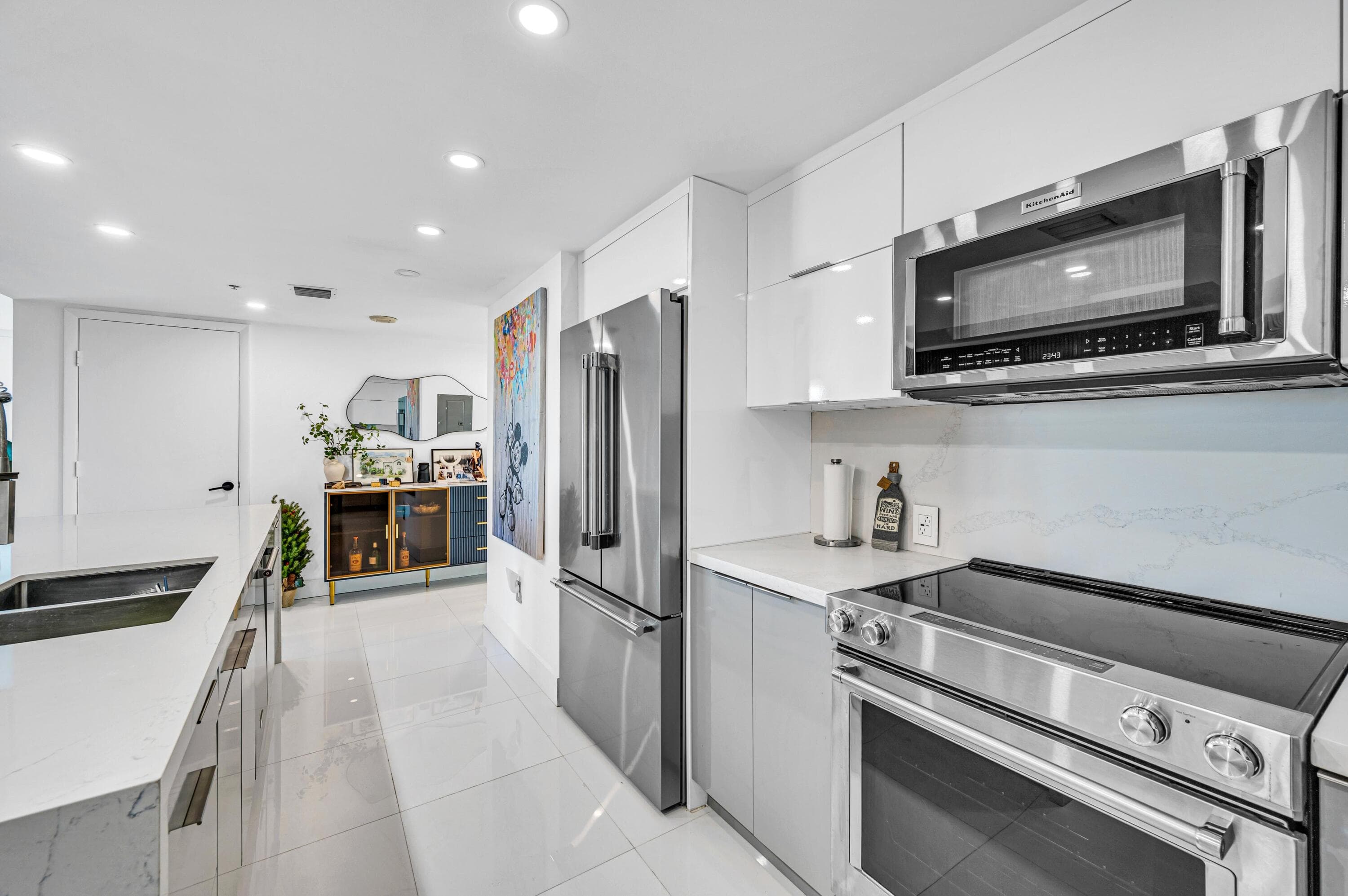 665 NE 25th Street 1001, Miami, FL 33137 — photo 8 of 52