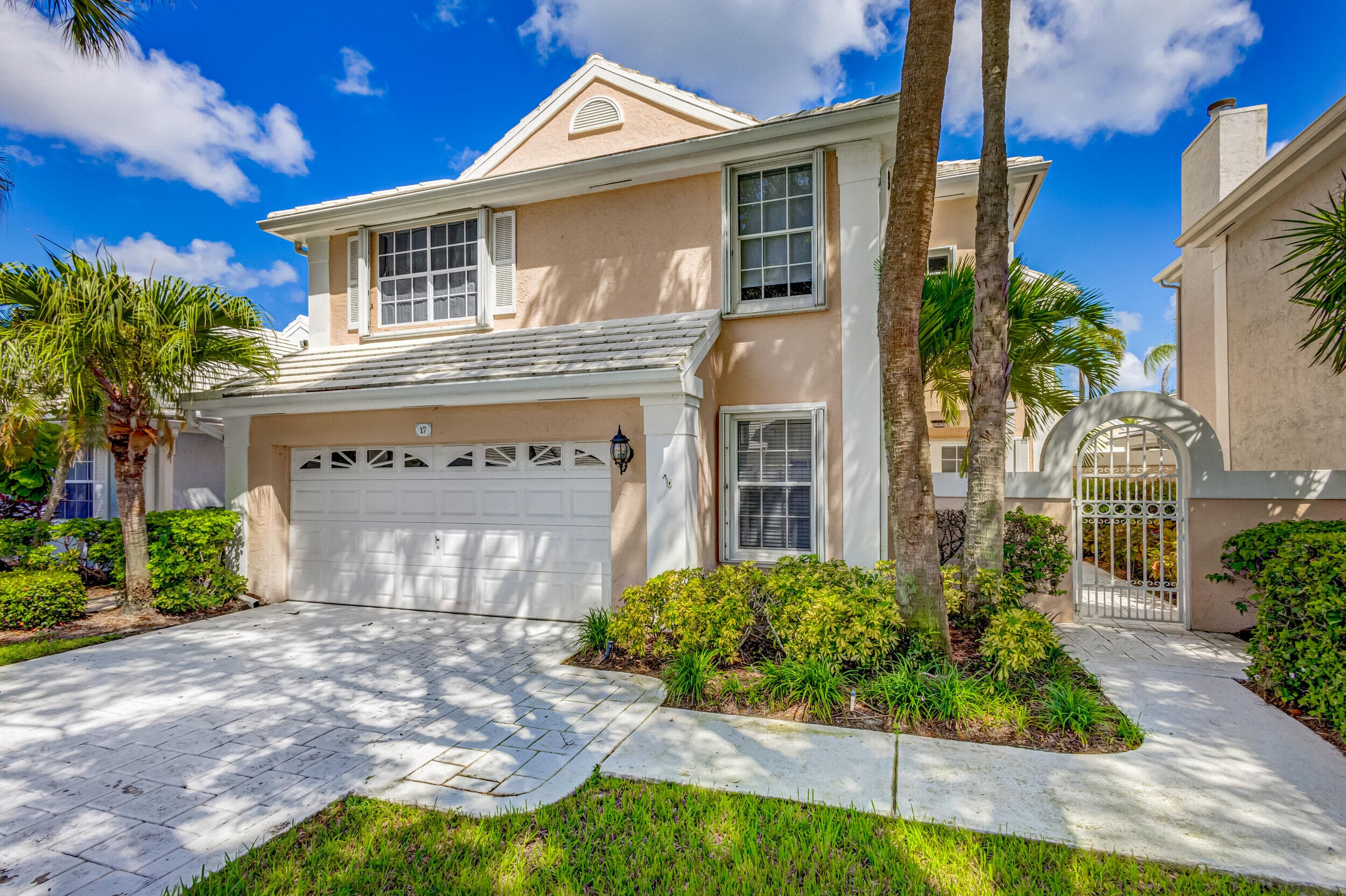 17 Selby Lane, Palm Beach Gardens, FL 33418 — photo 4 of 69