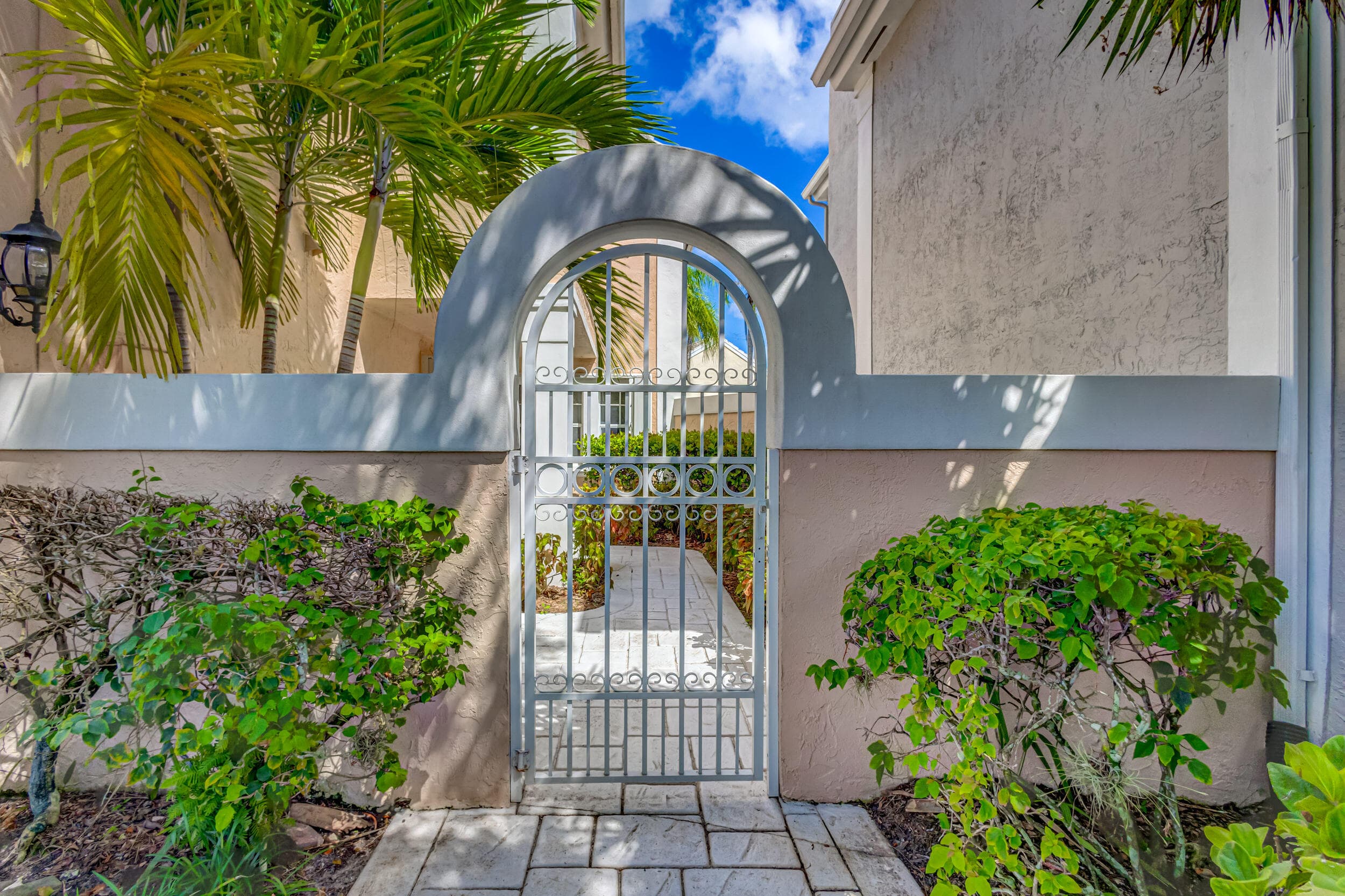 17 Selby Lane, Palm Beach Gardens, FL 33418 — photo 5 of 69