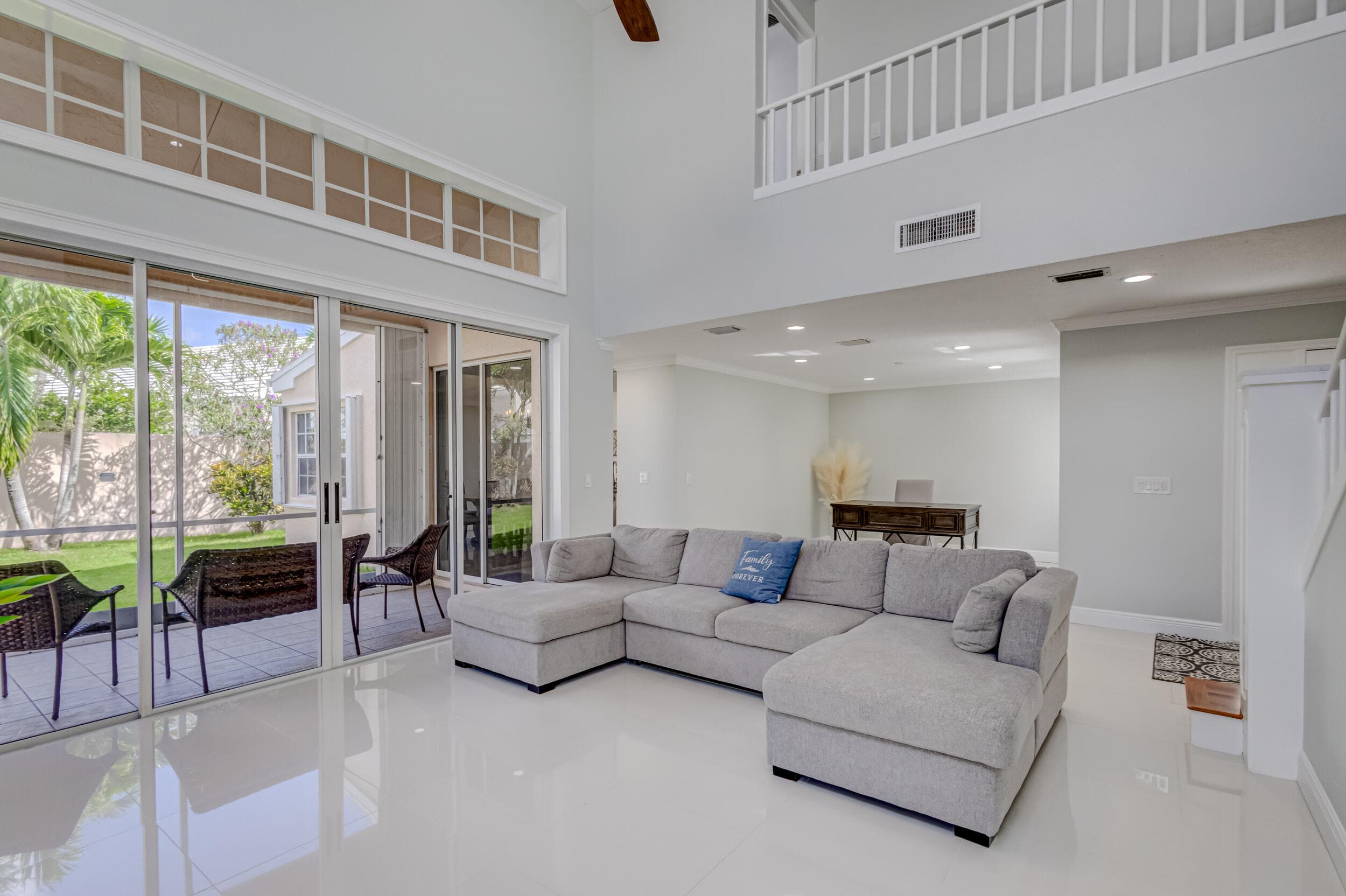 17 Selby Lane, Palm Beach Gardens, FL 33418 — photo 14 of 69