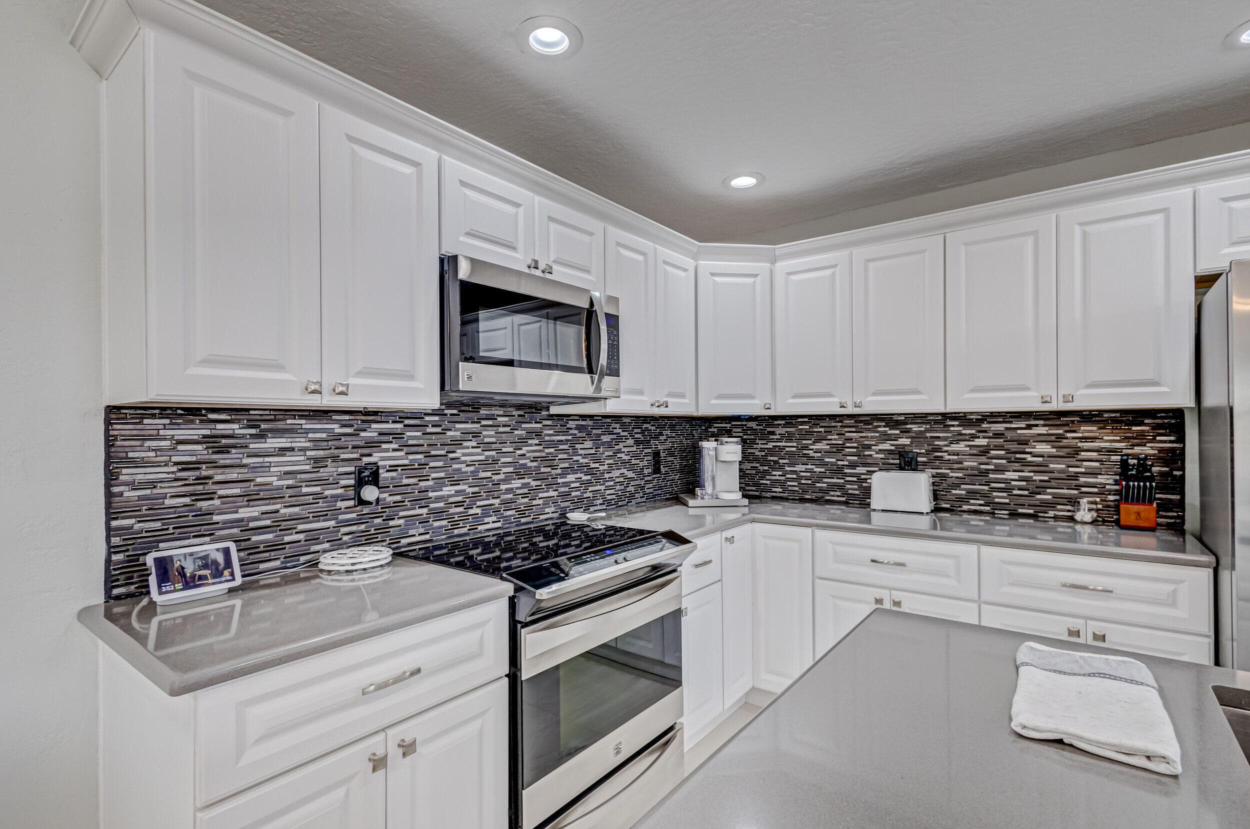 17 Selby Lane, Palm Beach Gardens, FL 33418 — photo 22 of 69