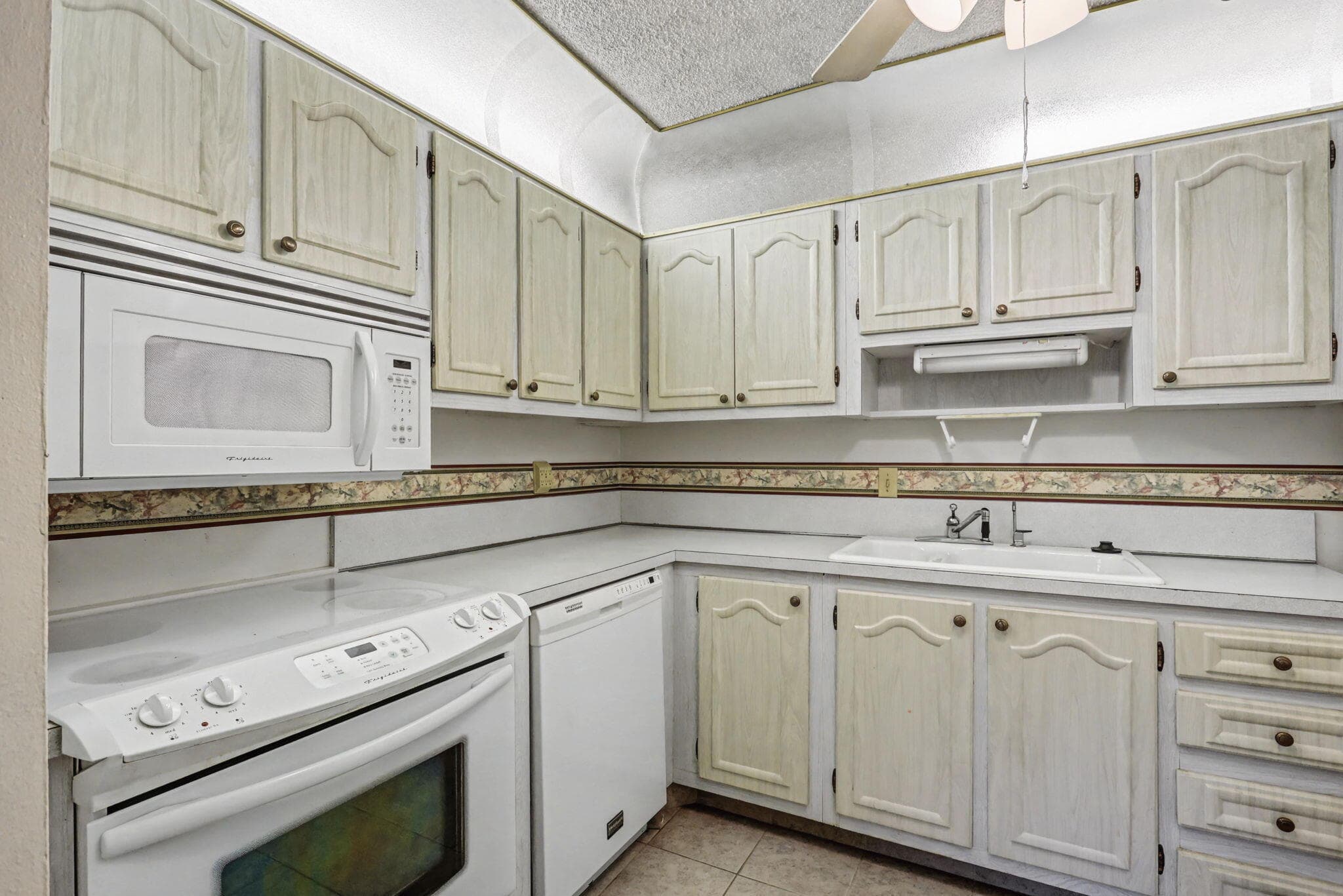 22805 SW 66th Avenue 206, Boca Raton, FL 33428 — photo 13 of 23