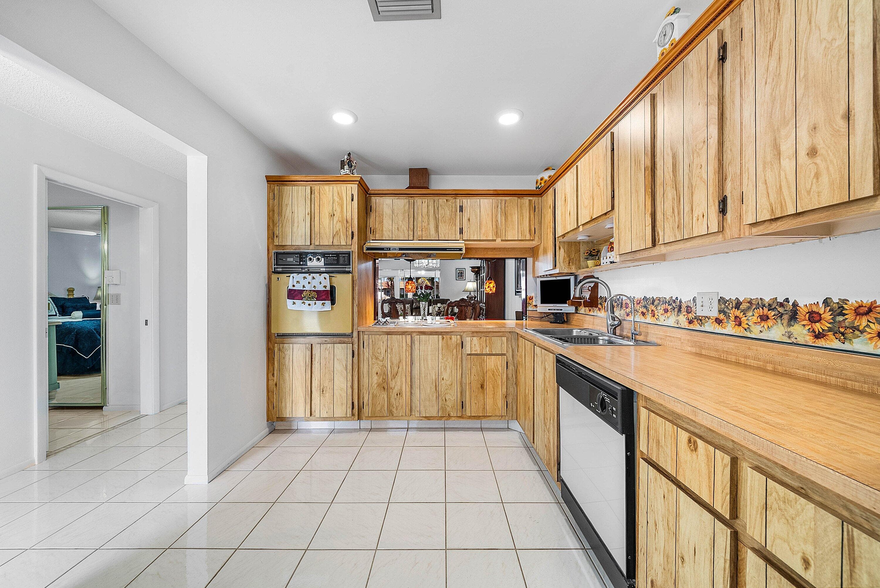 5730 Fernley Drive E 23, West Palm Beach, FL 33415 — photo 5 of 25