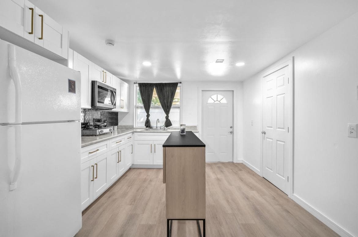 7151 Taft Street, Hollywood, FL 33024 — photo 28 of 32