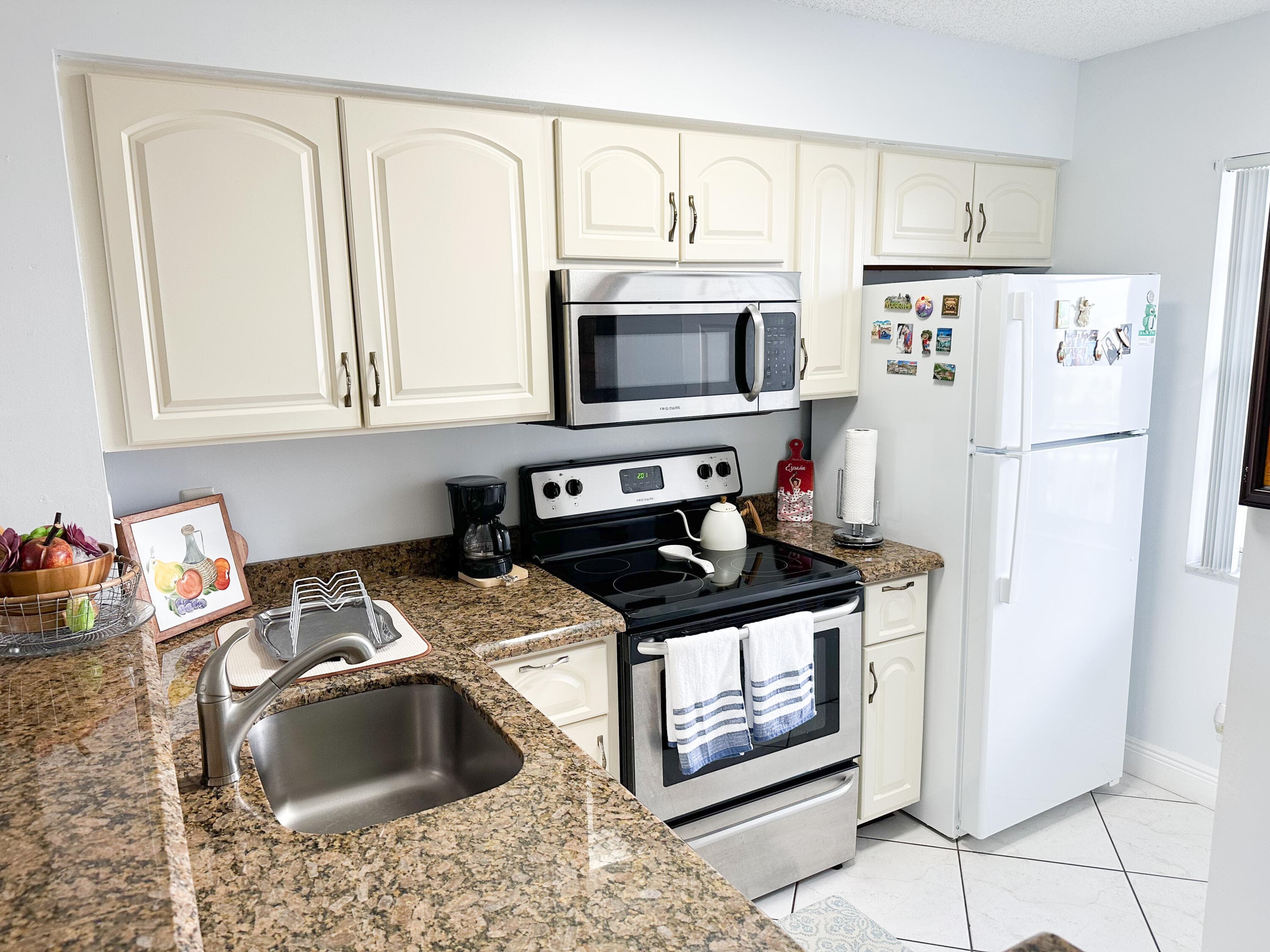 2222 N Cypress Bend Drive 403, Pompano Beach, FL 33069 — photo 8 of 23