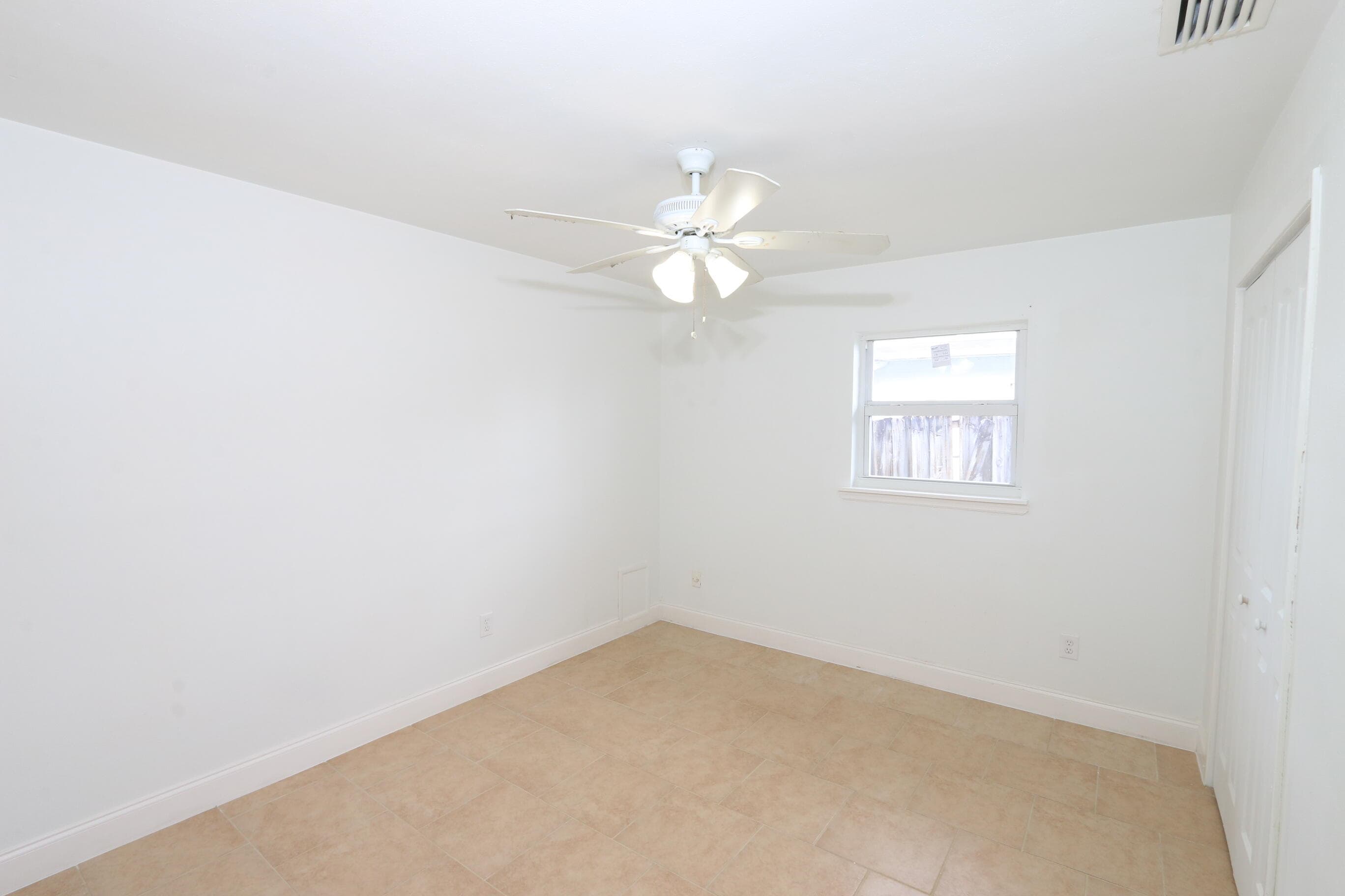 2405 Melon Court, Fort Pierce, FL 34982 — photo 10 of 44