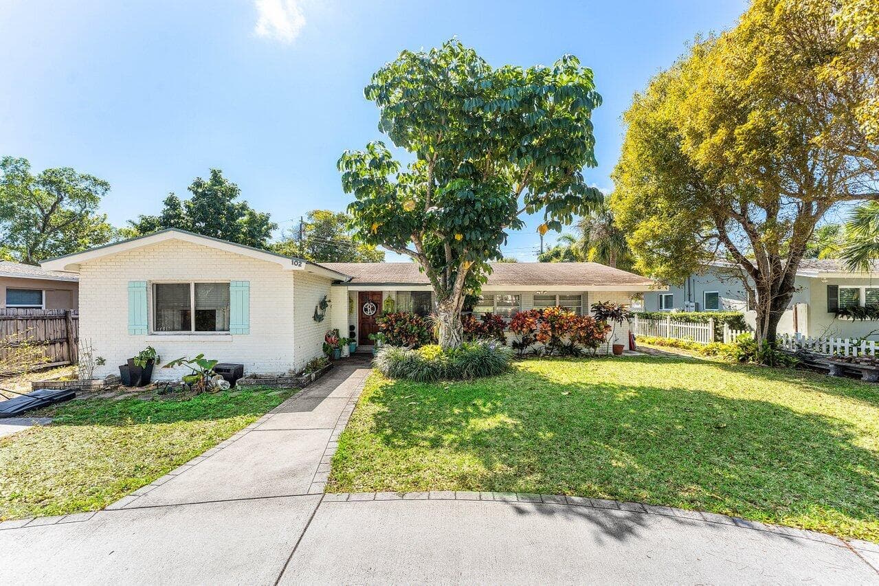 102 NE 22nd Street, Delray Beach, FL 33444 — photo 1 of 28
