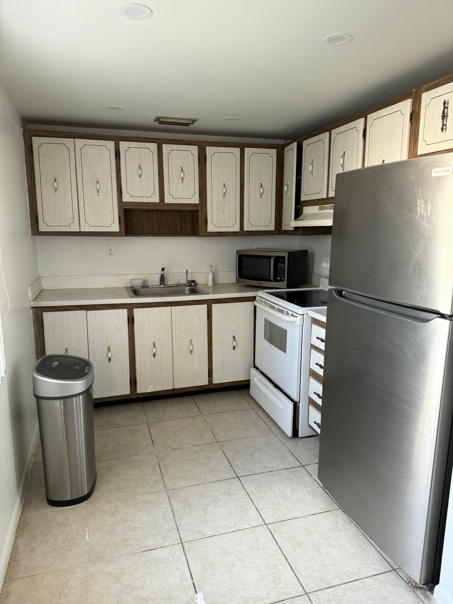 468 Capri J, Delray Beach, FL 33484 — photo 2 of 6