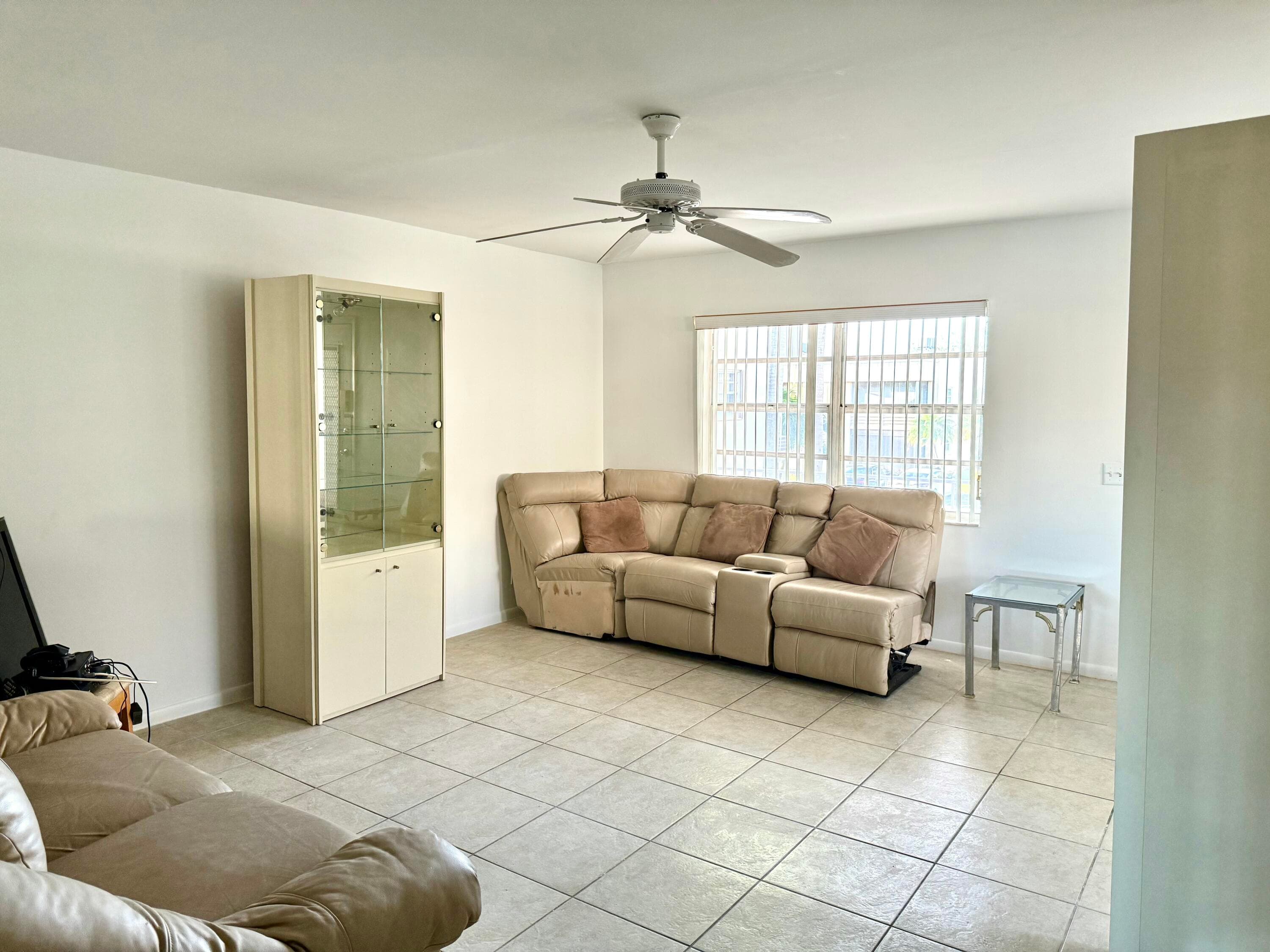 468 Capri J, Delray Beach, FL 33484 — photo 4 of 6