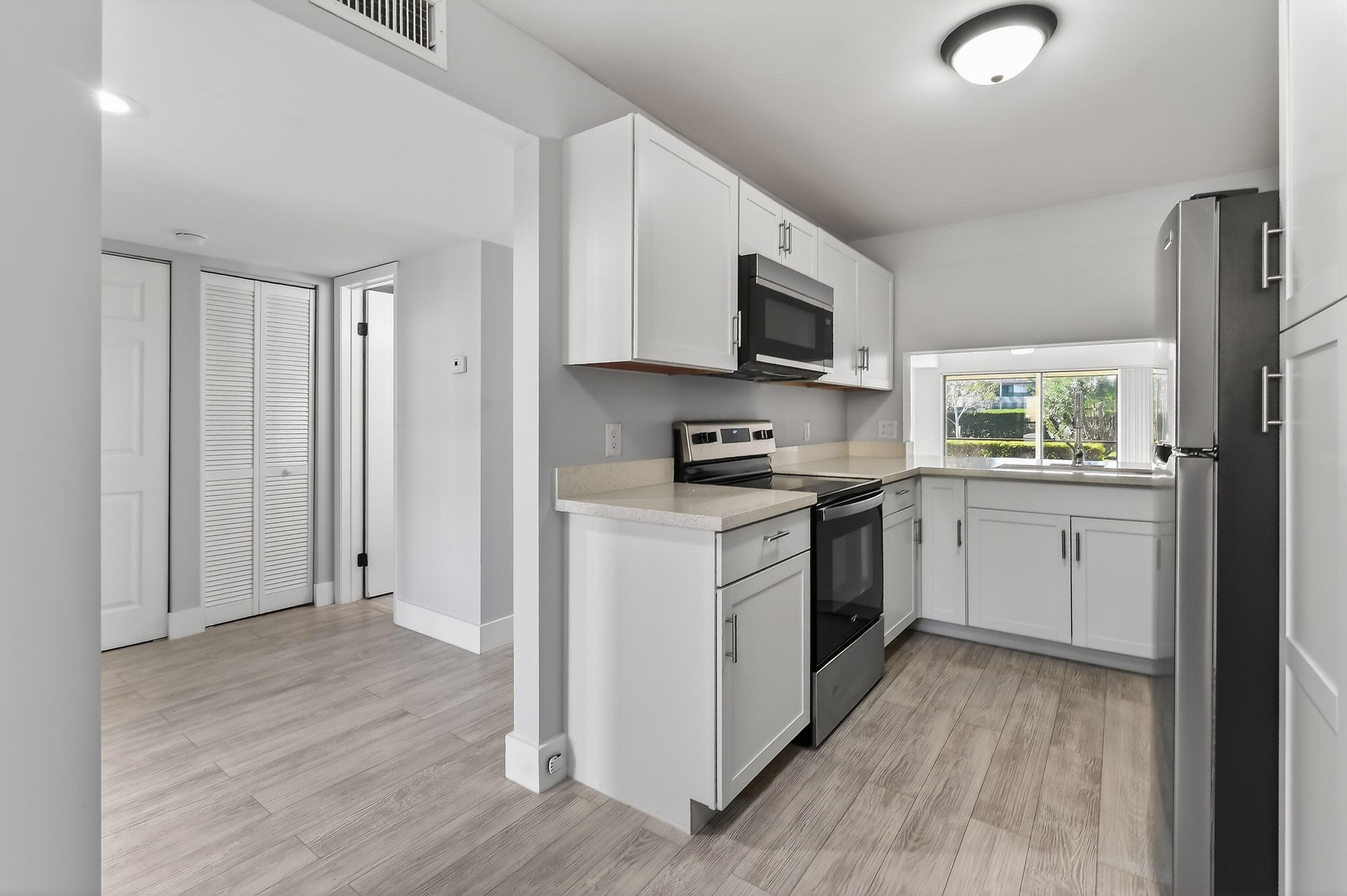 901 Pinecrest Circle C, Jupiter, FL 33458 — photo 4 of 17