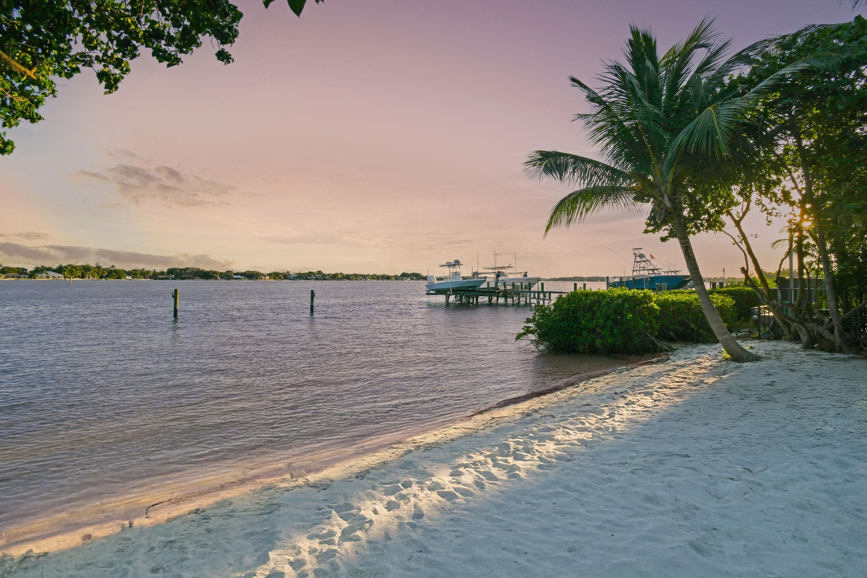 114 W Riverside Drive, Jupiter, FL 33469 — photo 8 of 35