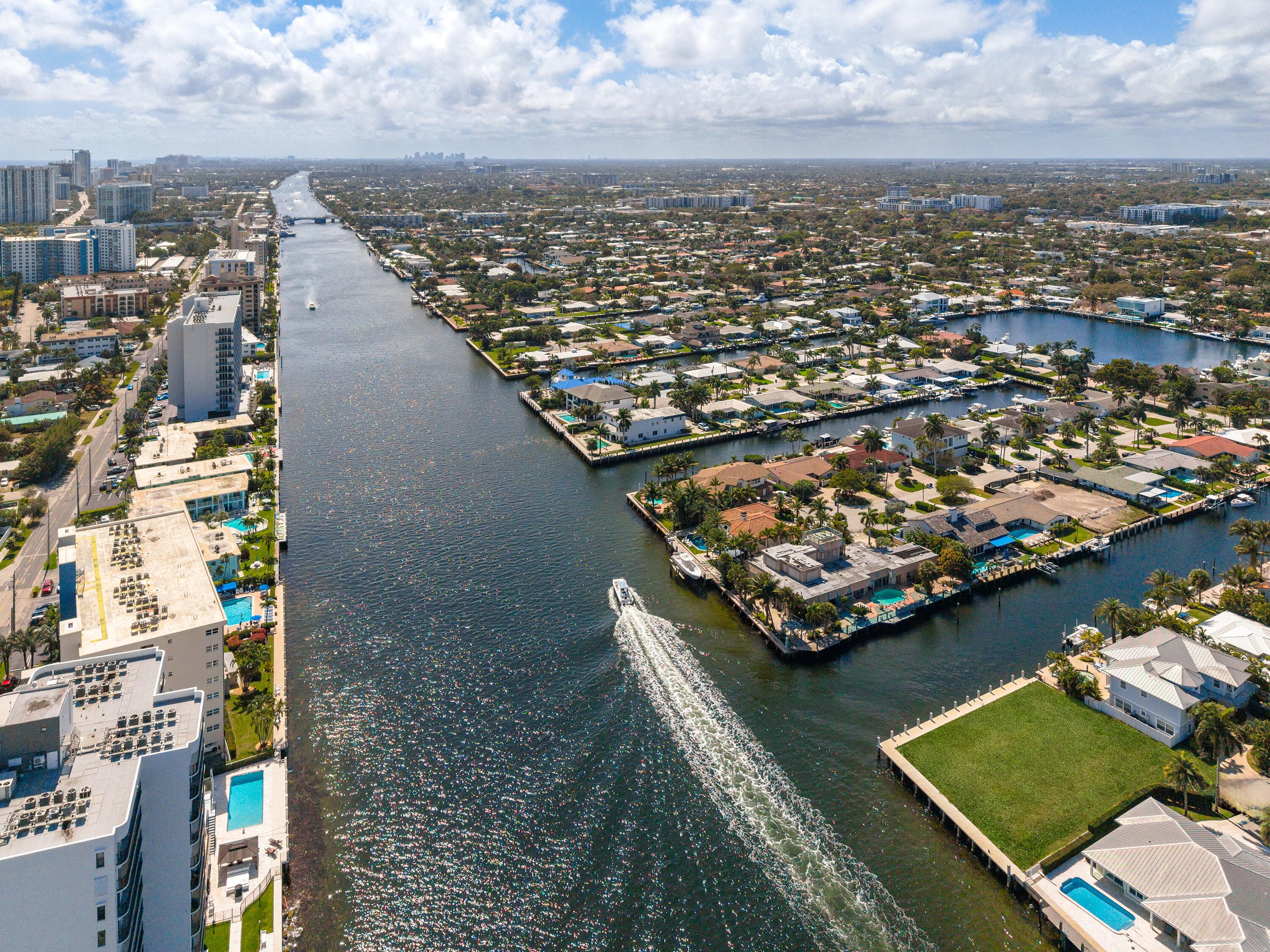 2748 NE 10th Street, Pompano Beach, FL 33062 — photo 4 of 10
