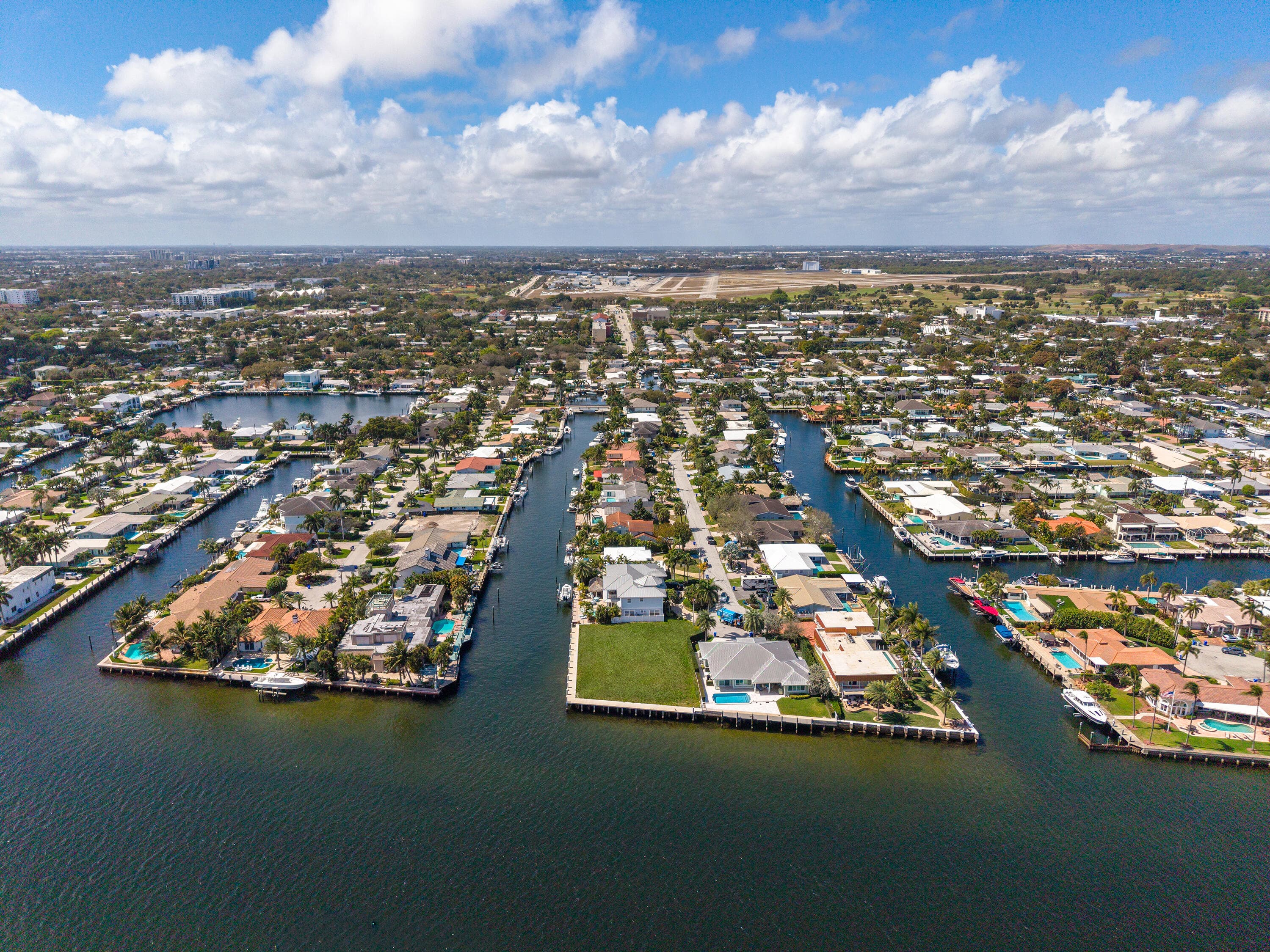 2748 NE 10th Street, Pompano Beach, FL 33062 — photo 3 of 10