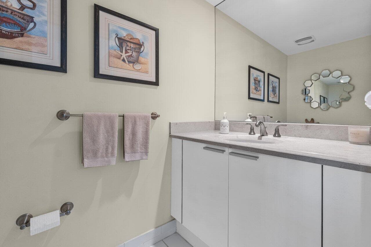 2650 Lake Shore Drive 302, Riviera Beach, FL 33404 — photo 22 of 47