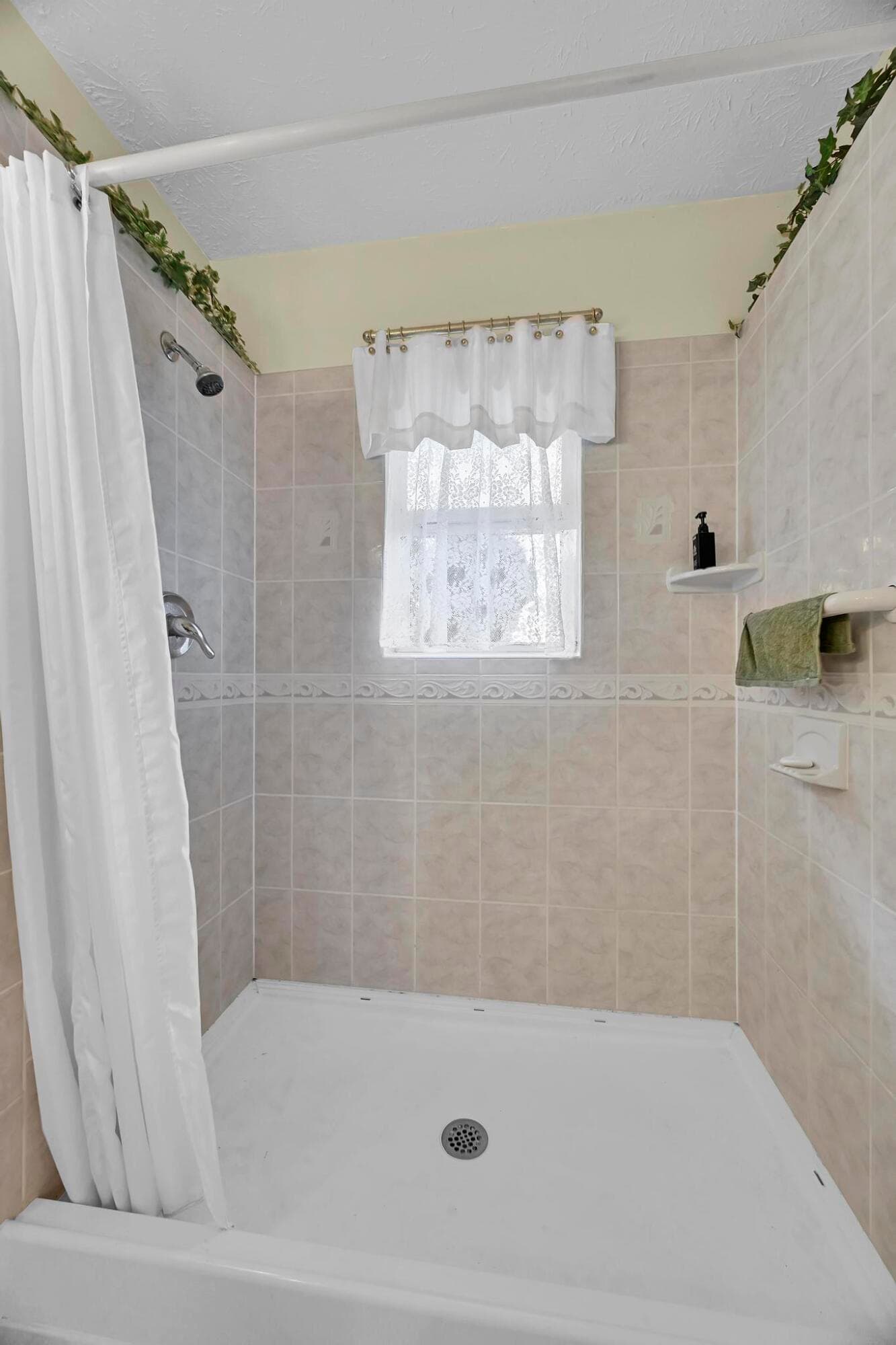 8690 Shadylake Lane, Fort Pierce, FL 34947 — photo 17 of 34
