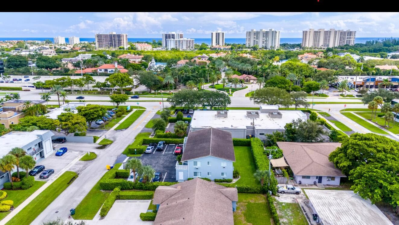 560 NE 46th Street 6, Boca Raton, FL 33431 — photo 2 of 4