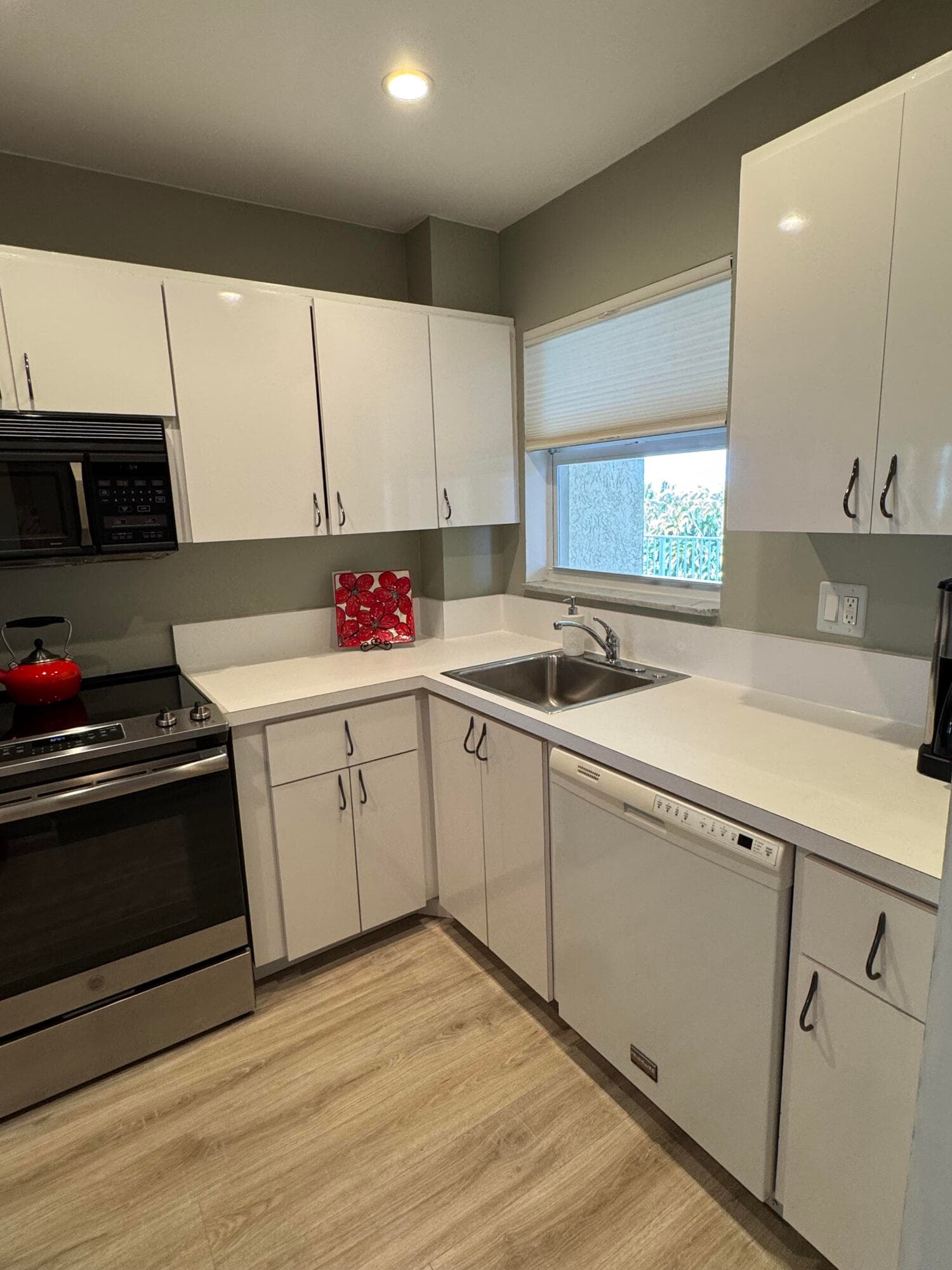 650 Snug Harbor Drive G407, Boynton Beach, FL 33435 — photo 10 of 49