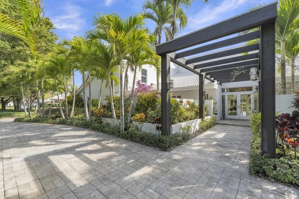 355 Oakview Drive, Delray Beach, FL 33445 — photo 7 of 71