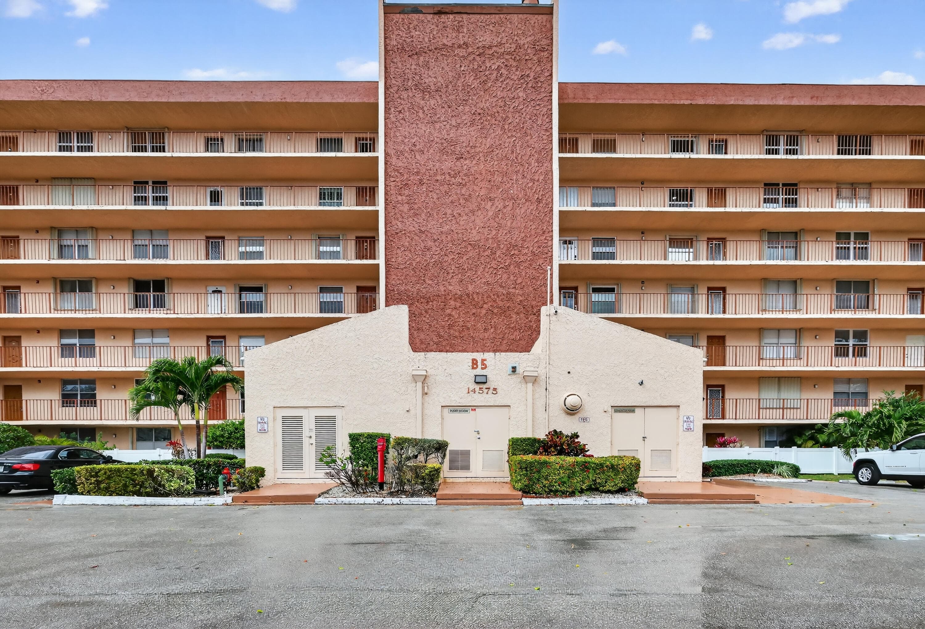 14575 Bonaire Boulevard 605, Delray Beach, FL 33446 — photo 1 of 39