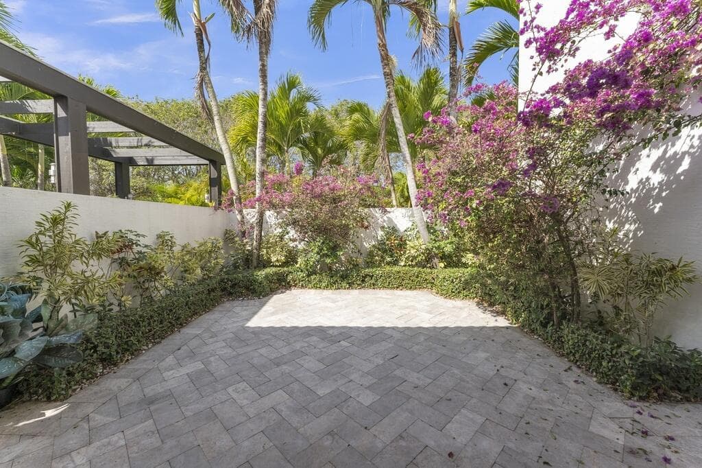 355 Oakview Drive, Delray Beach, FL 33445 — photo 27 of 71