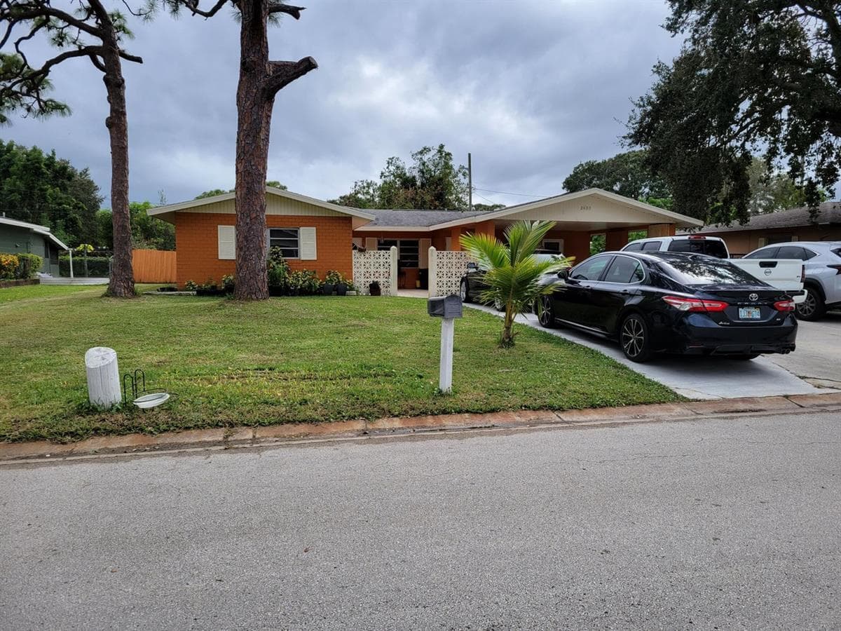 2405 Royal Palm Drive, Fort Pierce, FL 34982 — photo 1 of 1