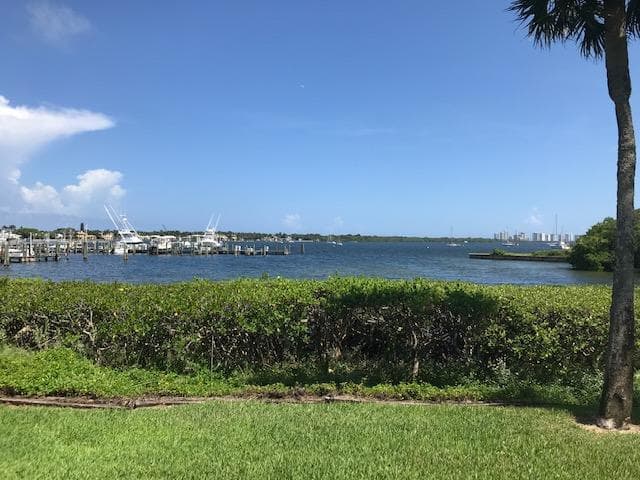 1640 Twelve Oaks Way 101, North Palm Beach, FL 33408 — photo 17 of 22